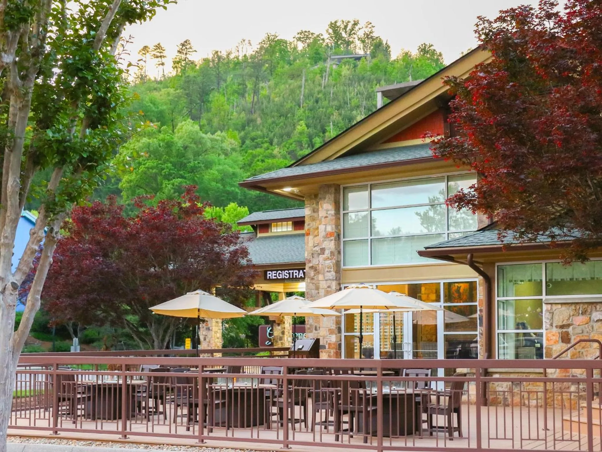 Patio in Greystone Lodge on the River