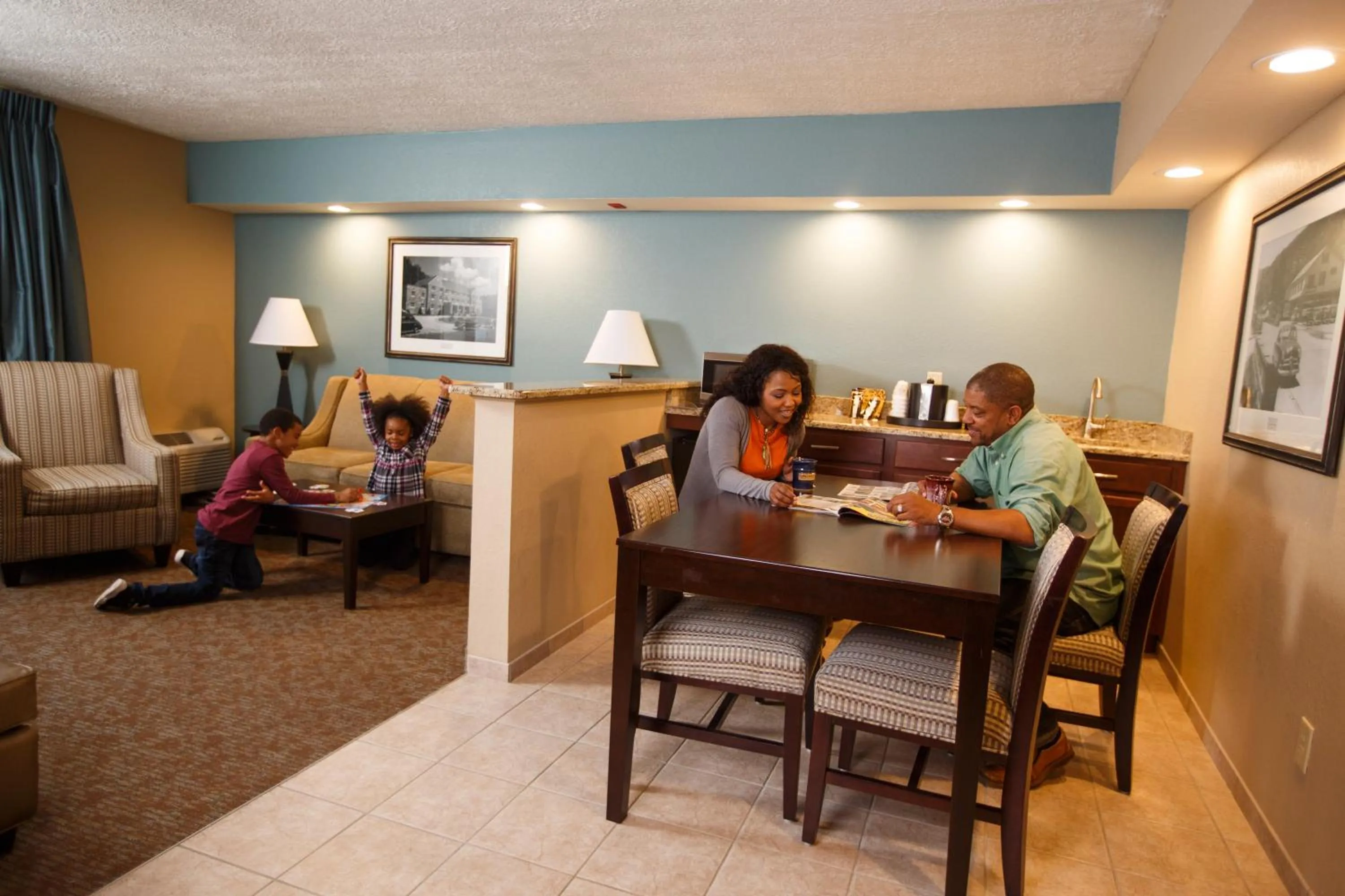 Living room in Greystone Lodge on the River