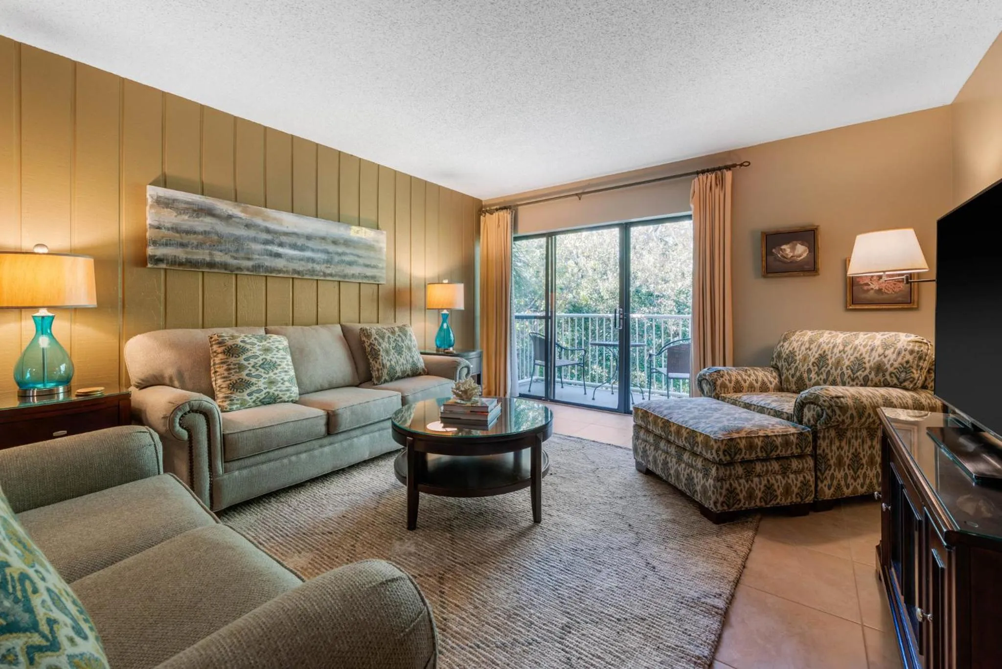 Photo of the whole room in Villas Of Amelia Island