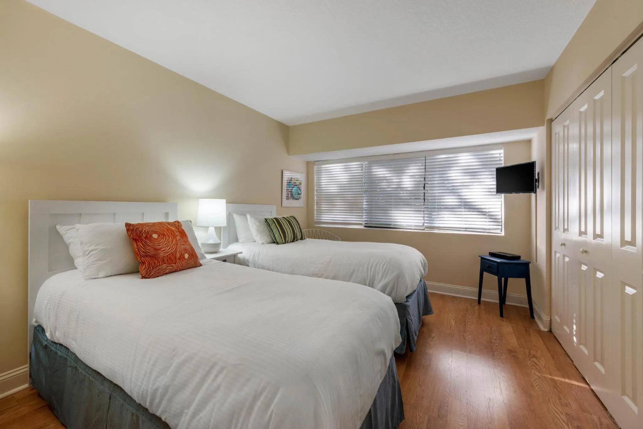 Photo of the whole room, Bed in Villas Of Amelia Island
