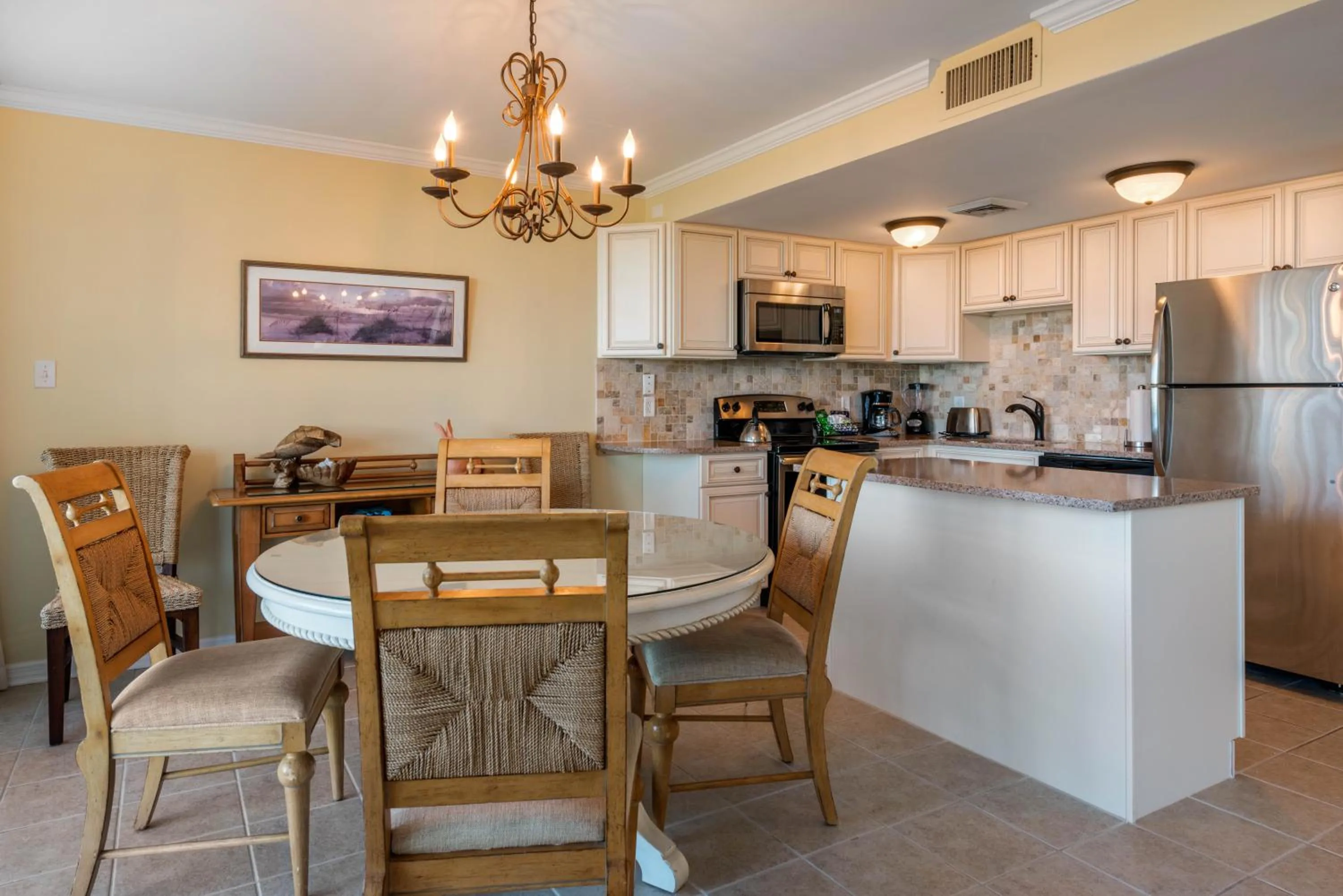 Photo of the whole room in Villas Of Amelia Island