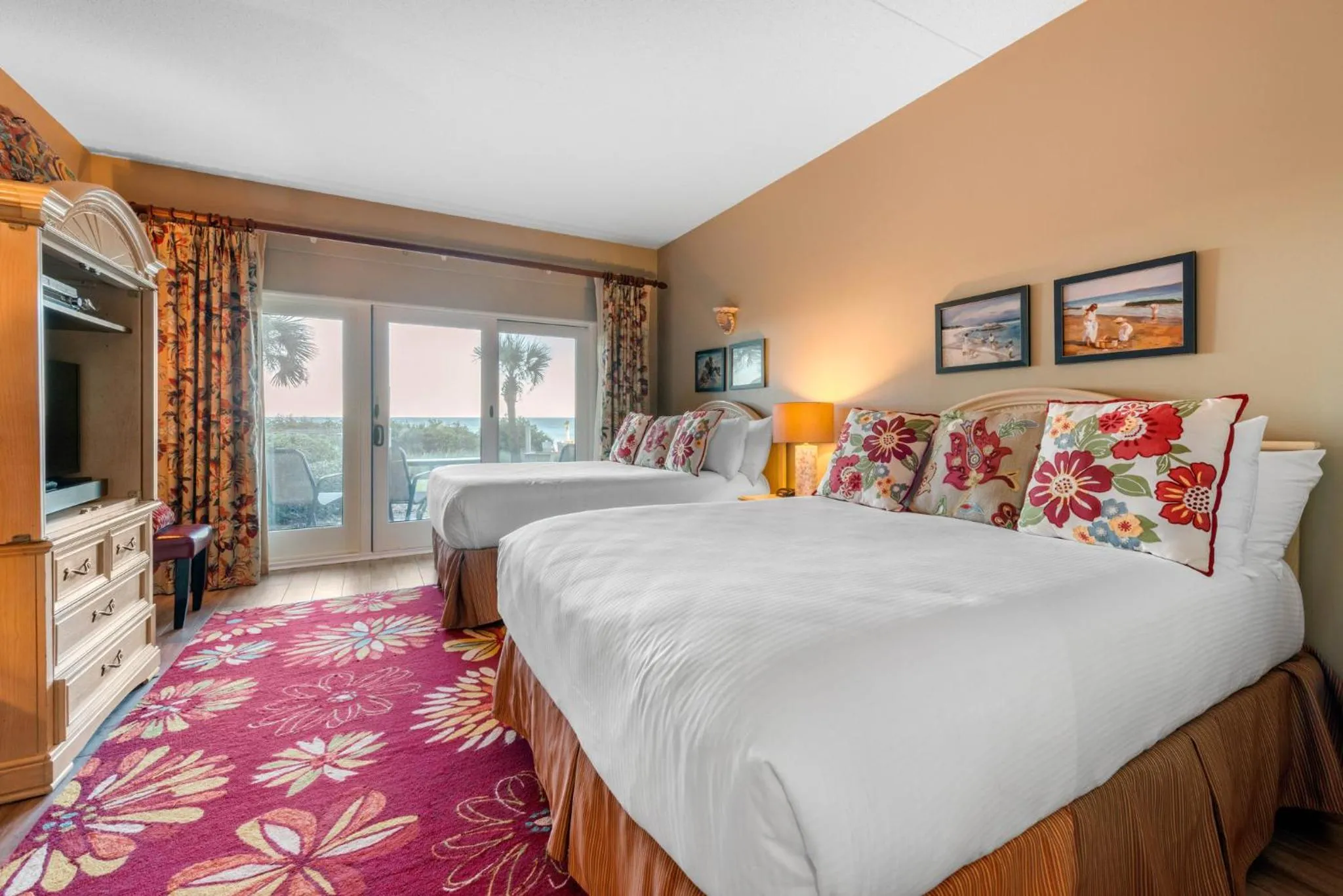 Photo of the whole room, Bed in Villas Of Amelia Island