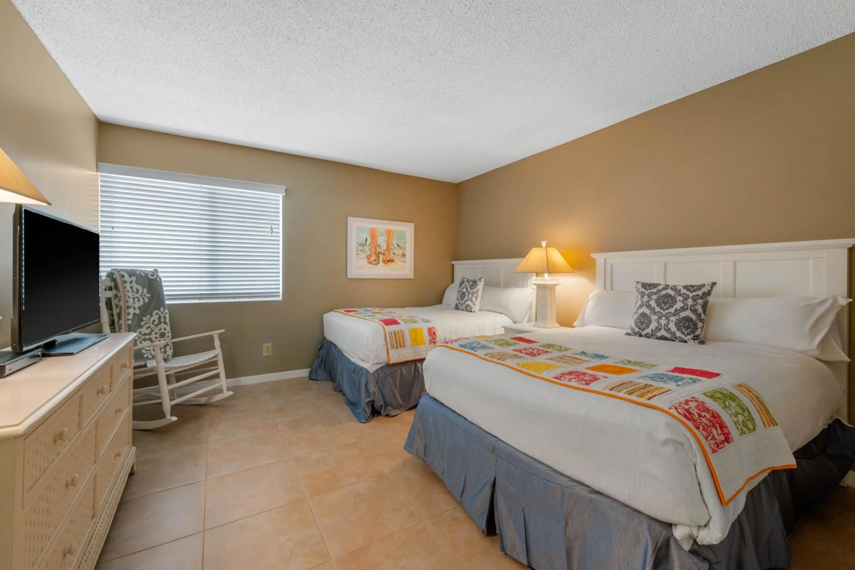 Photo of the whole room, Bed in Villas Of Amelia Island