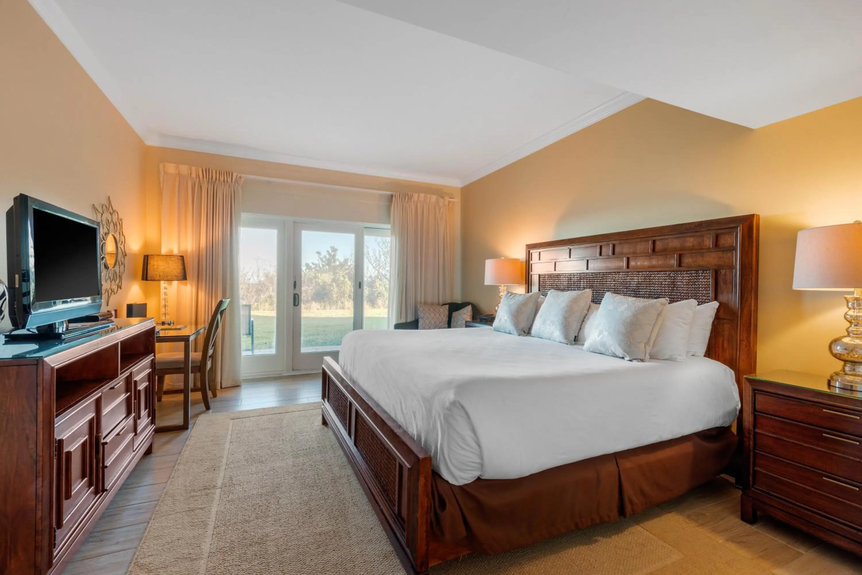 Photo of the whole room, Bed in Villas Of Amelia Island