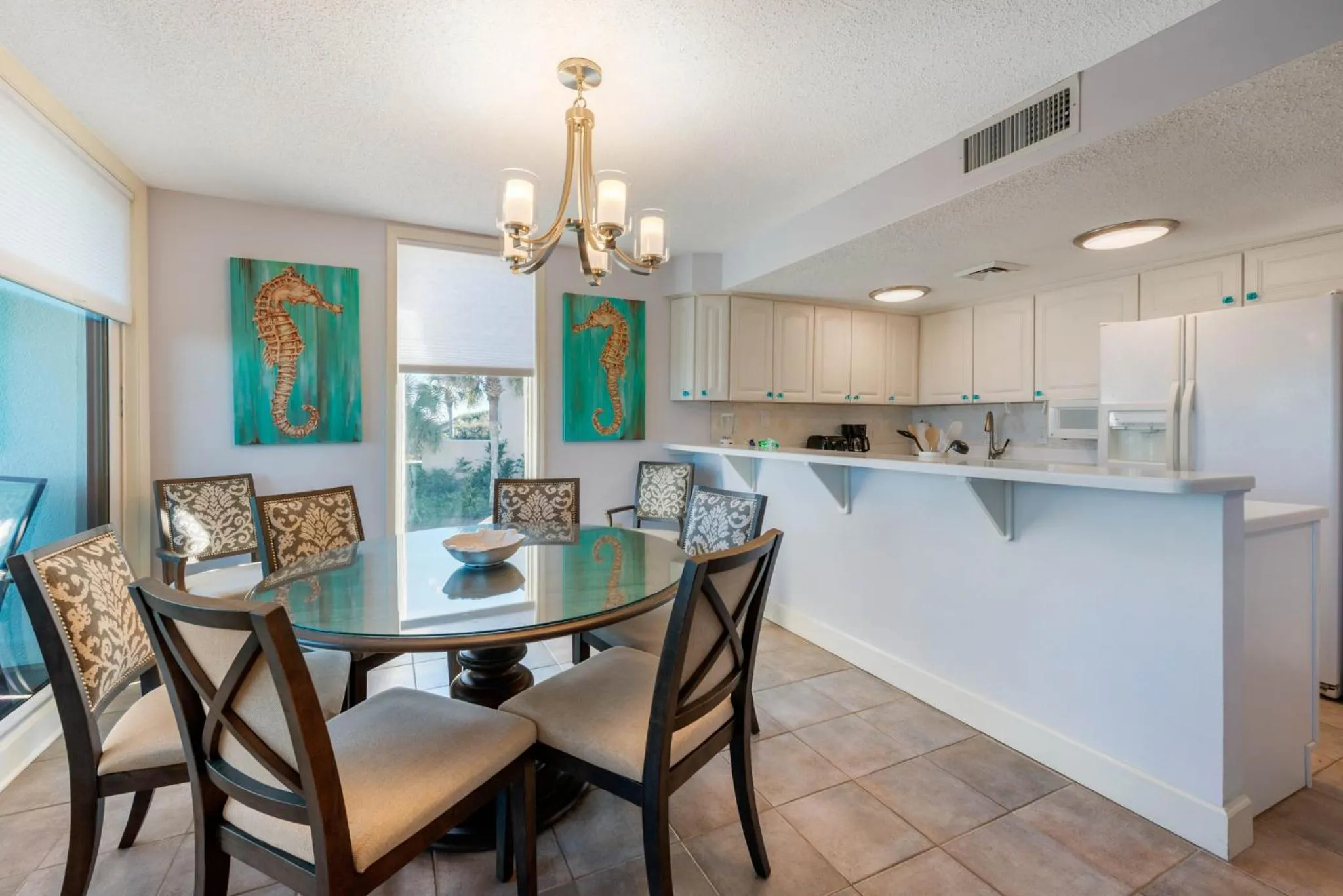 Photo of the whole room in Villas Of Amelia Island