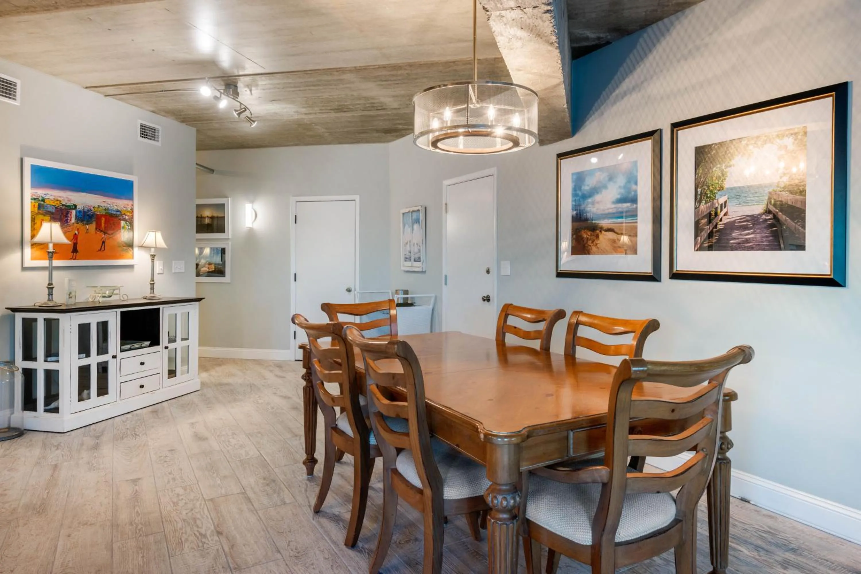 Photo of the whole room in Villas Of Amelia Island