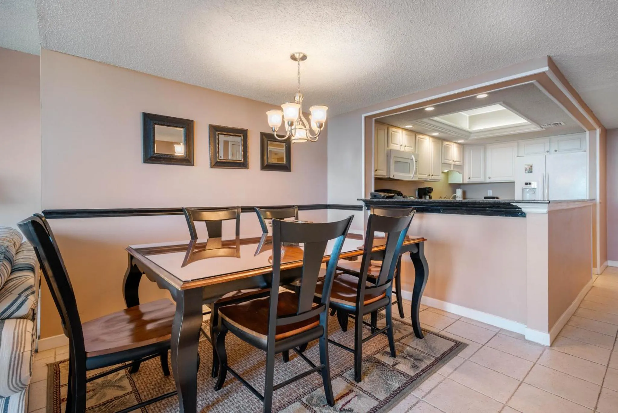 Photo of the whole room in Villas Of Amelia Island