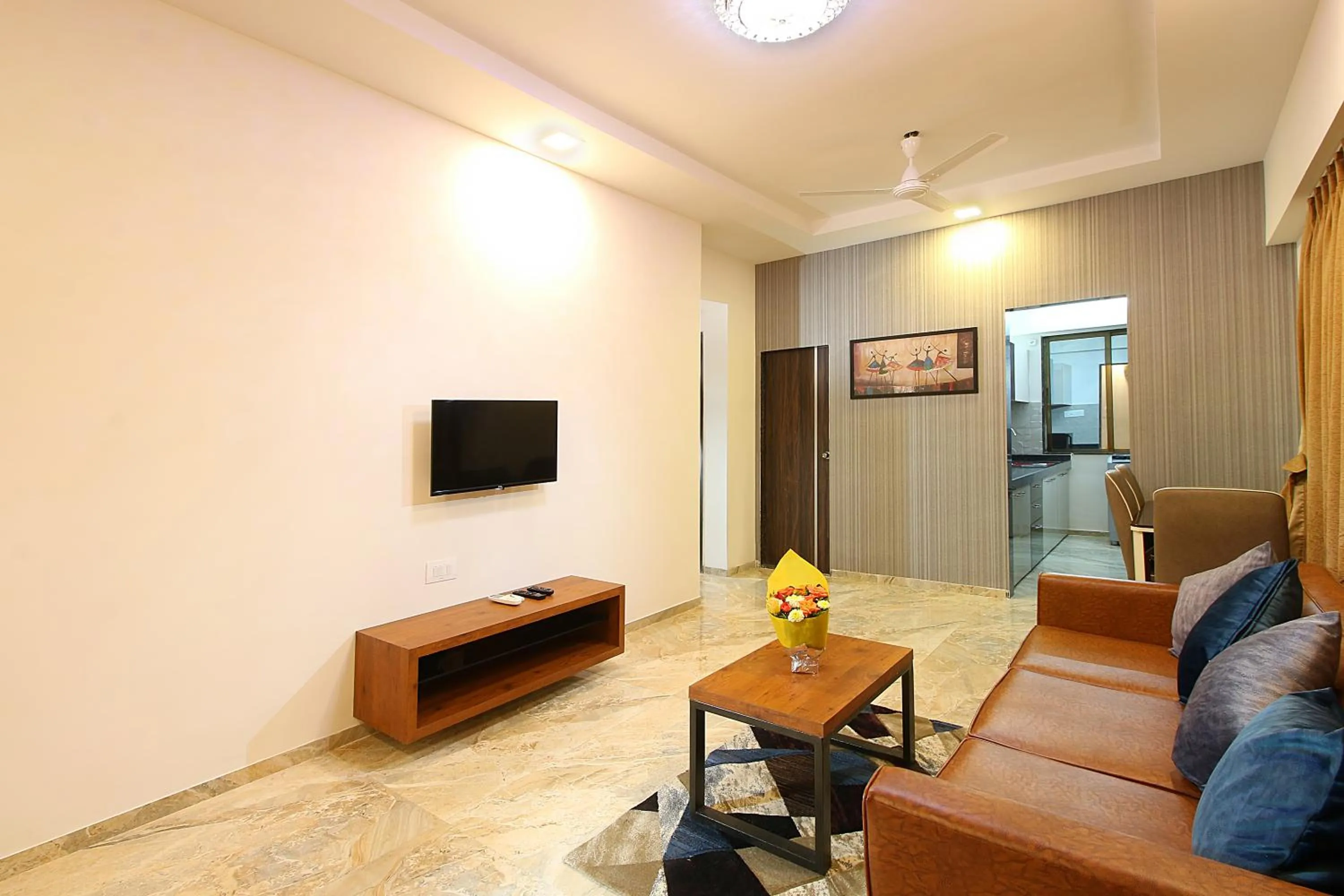 Living room in Mumbai House Luxury Apartments, Santacruz East