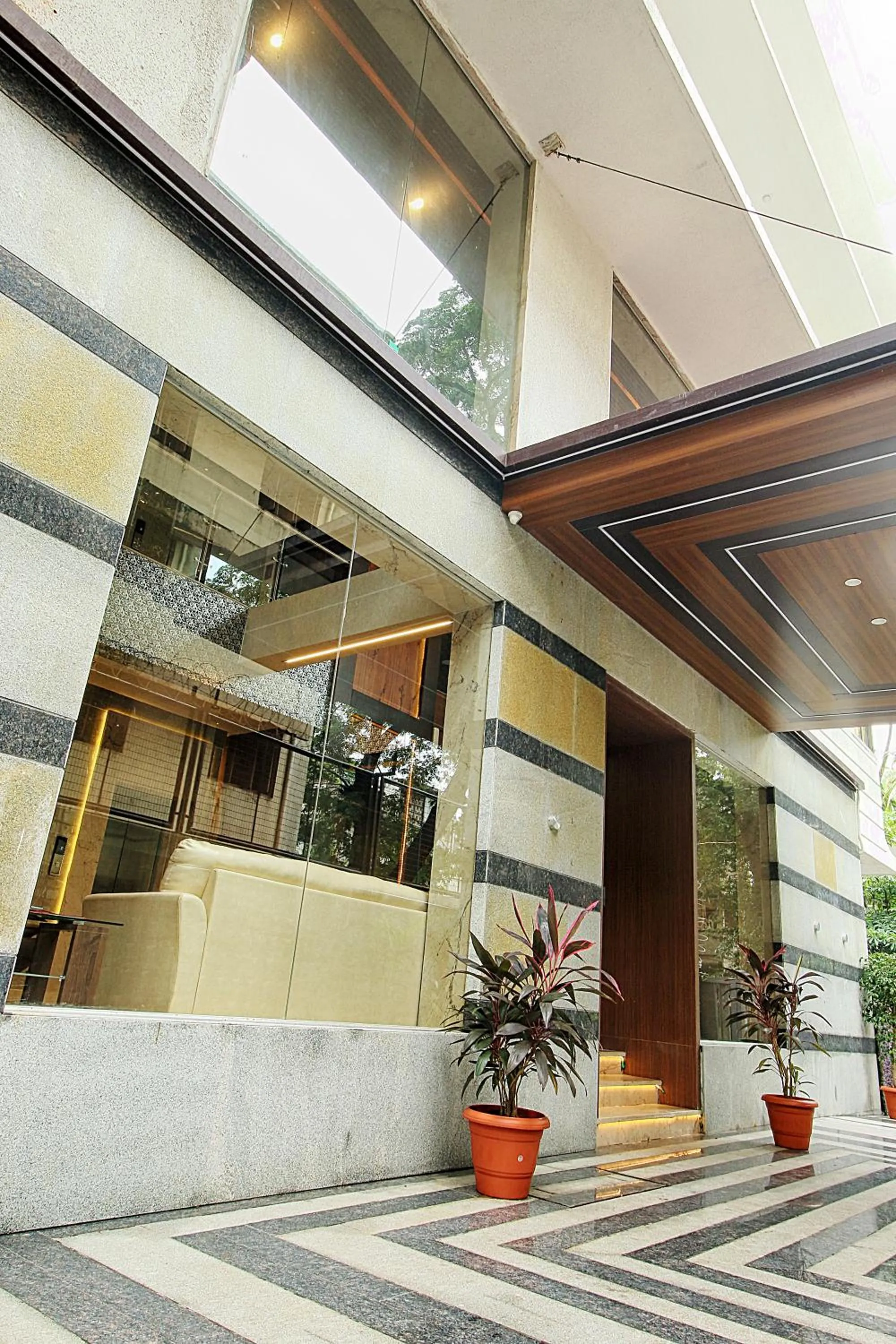 Property building in Mumbai House Luxury Apartments, Santacruz East