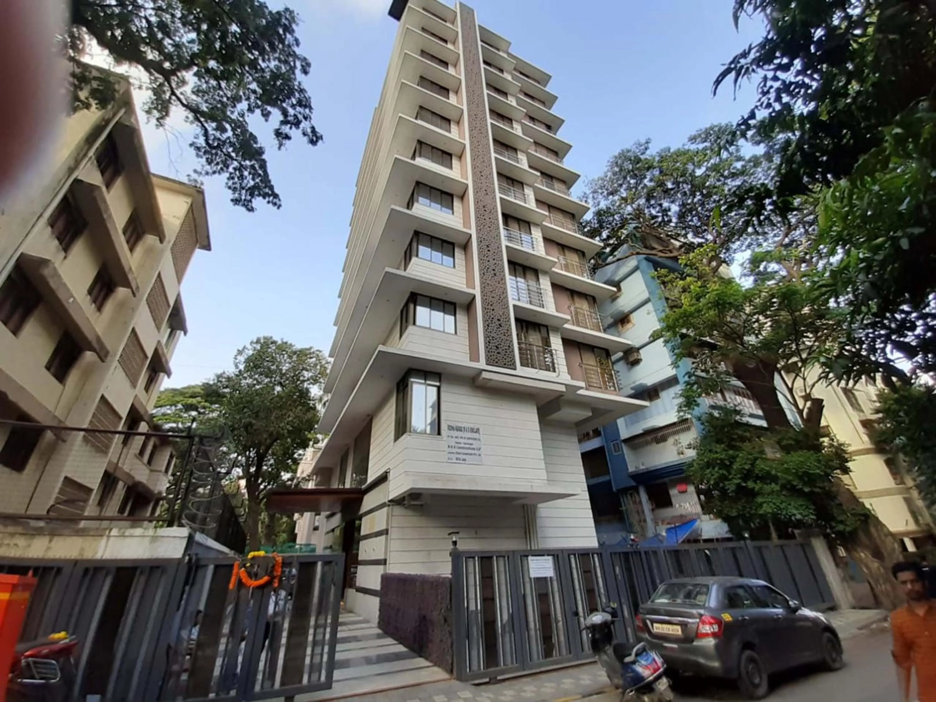 Property building in Mumbai House Luxury Apartments, Santacruz East