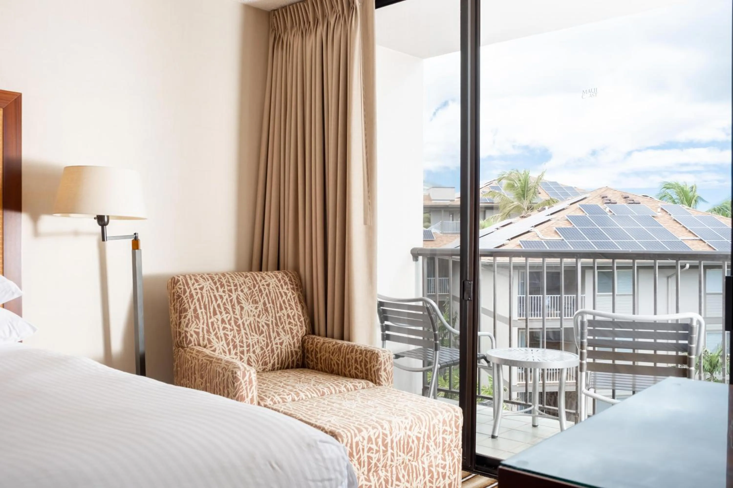 Bedroom, Bed in Maui Coast Hotel
