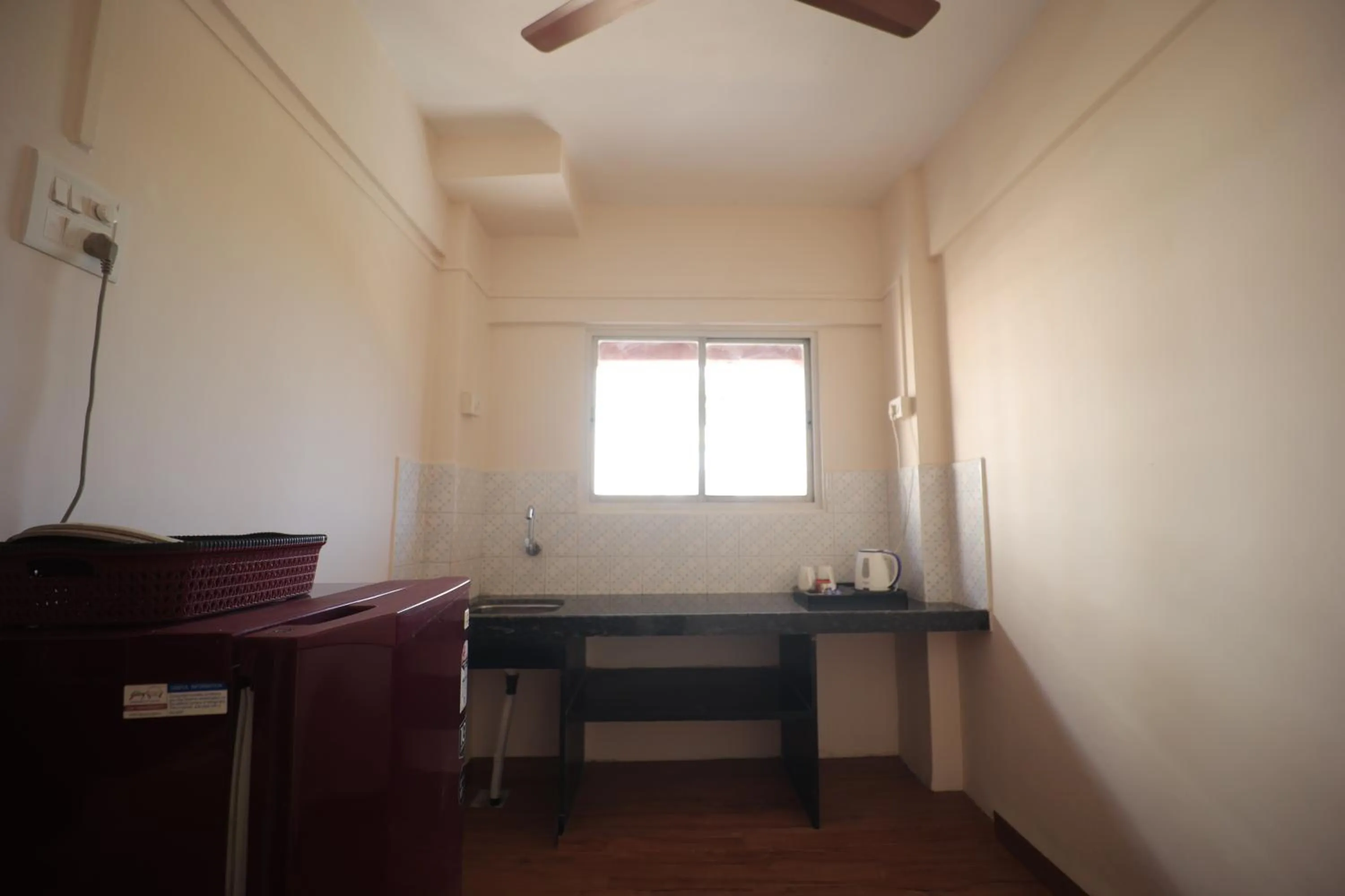 Kitchen or kitchenette in The Byke Studio Pure Veg Apartment, Thane