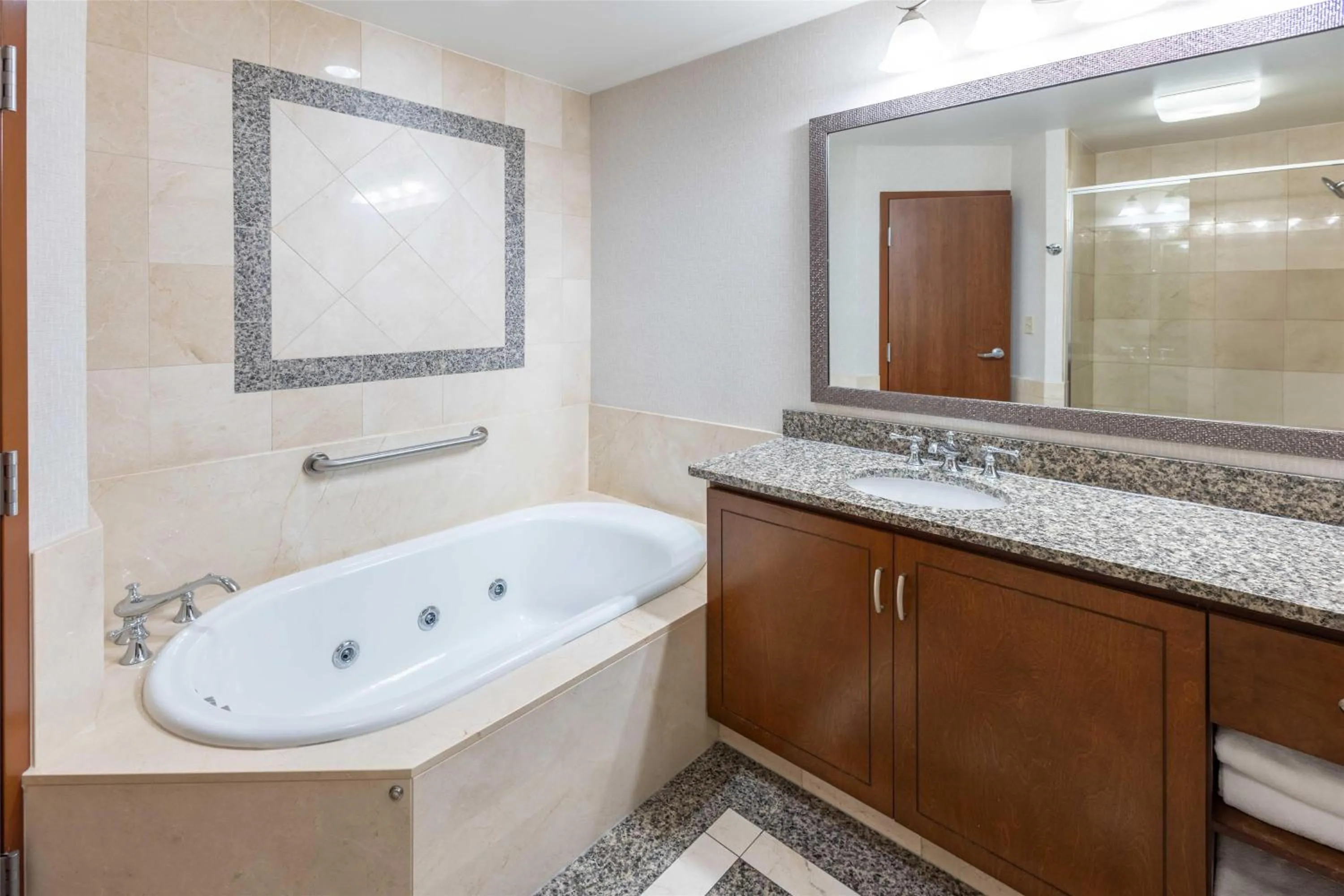 Bathroom in Drury Plaza Hotel St. Louis Chesterfield