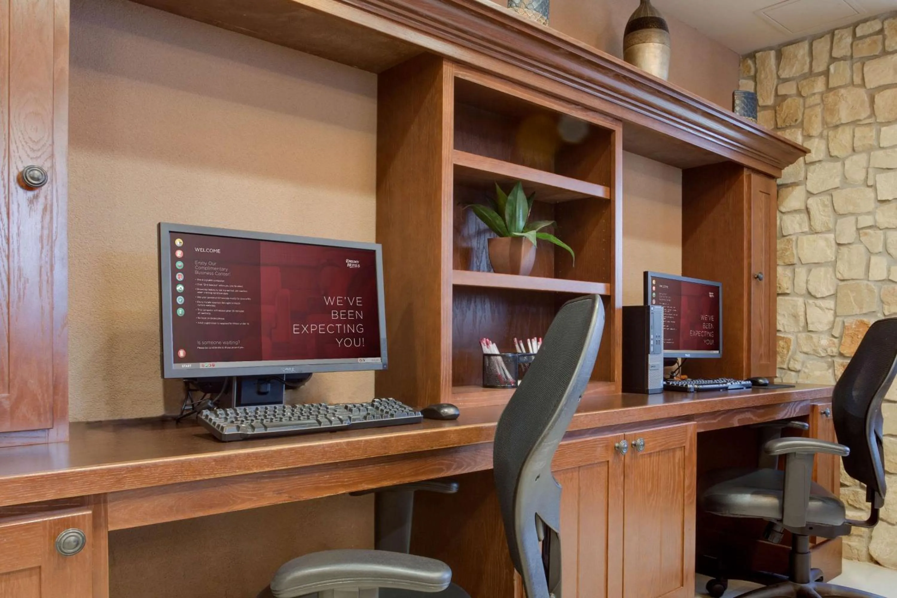 Business facilities in Drury Plaza Hotel San Antonio Airport