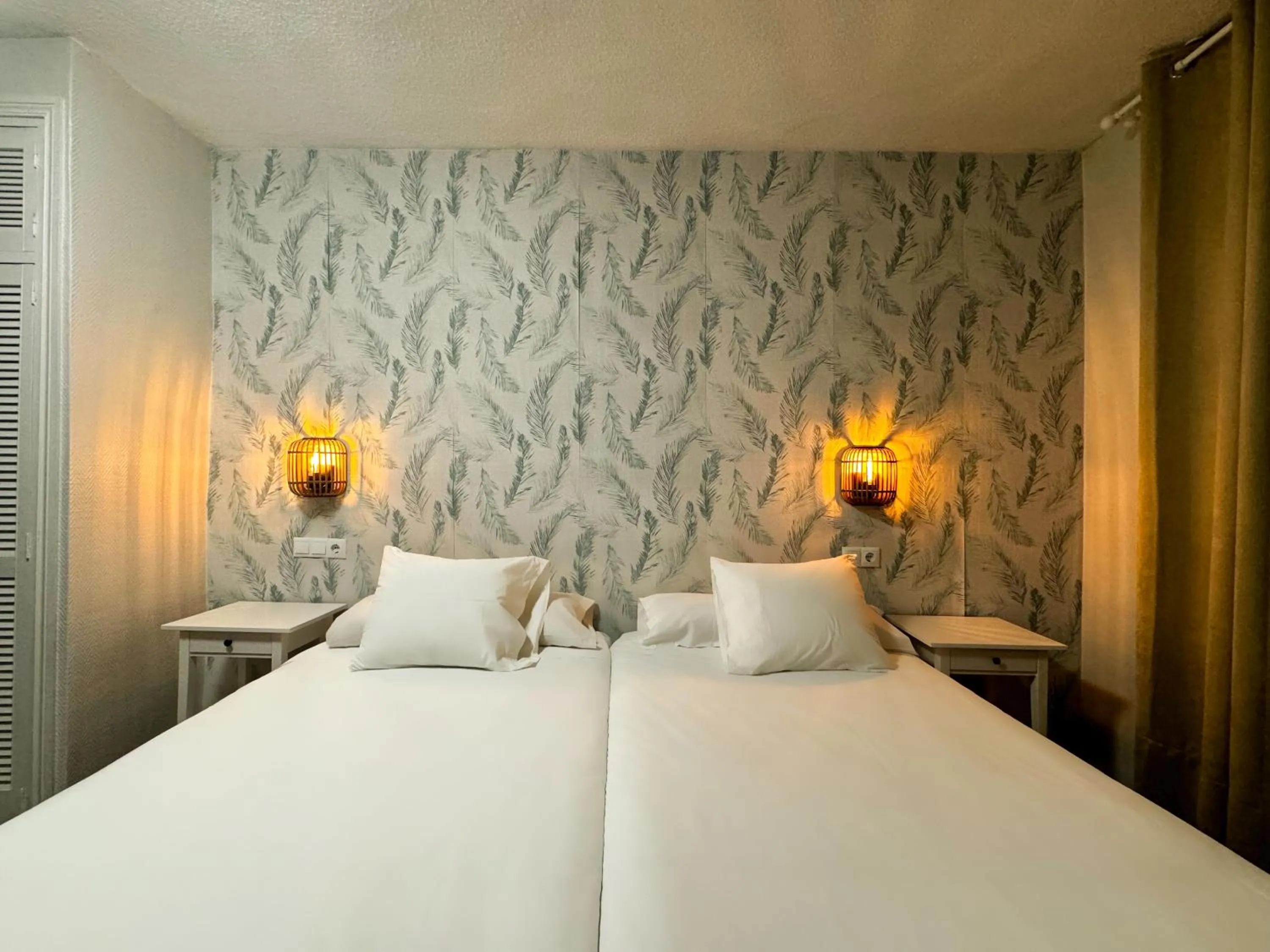 Bed in Hotel Plaza Mayor