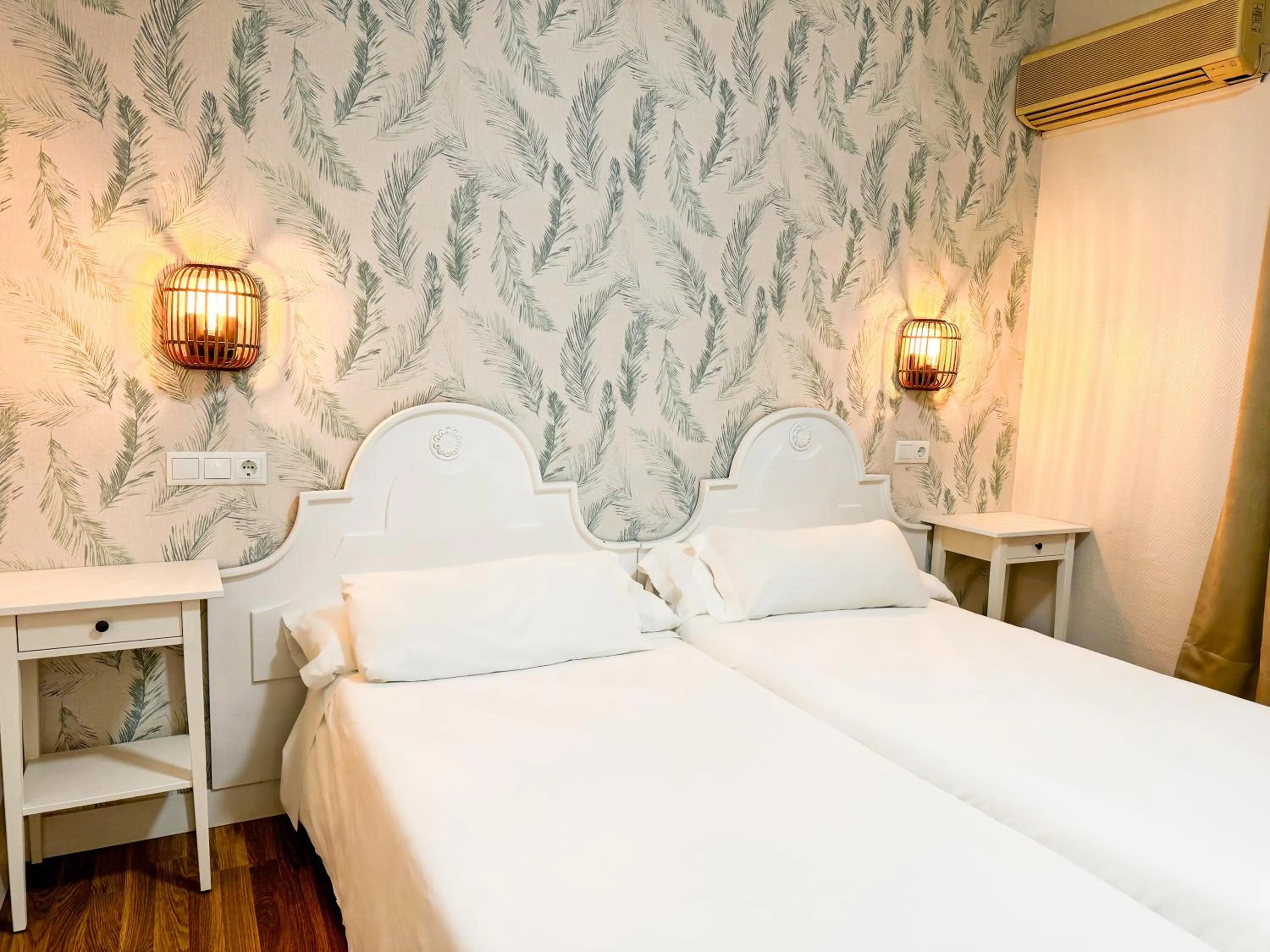 Bed in Hotel Plaza Mayor