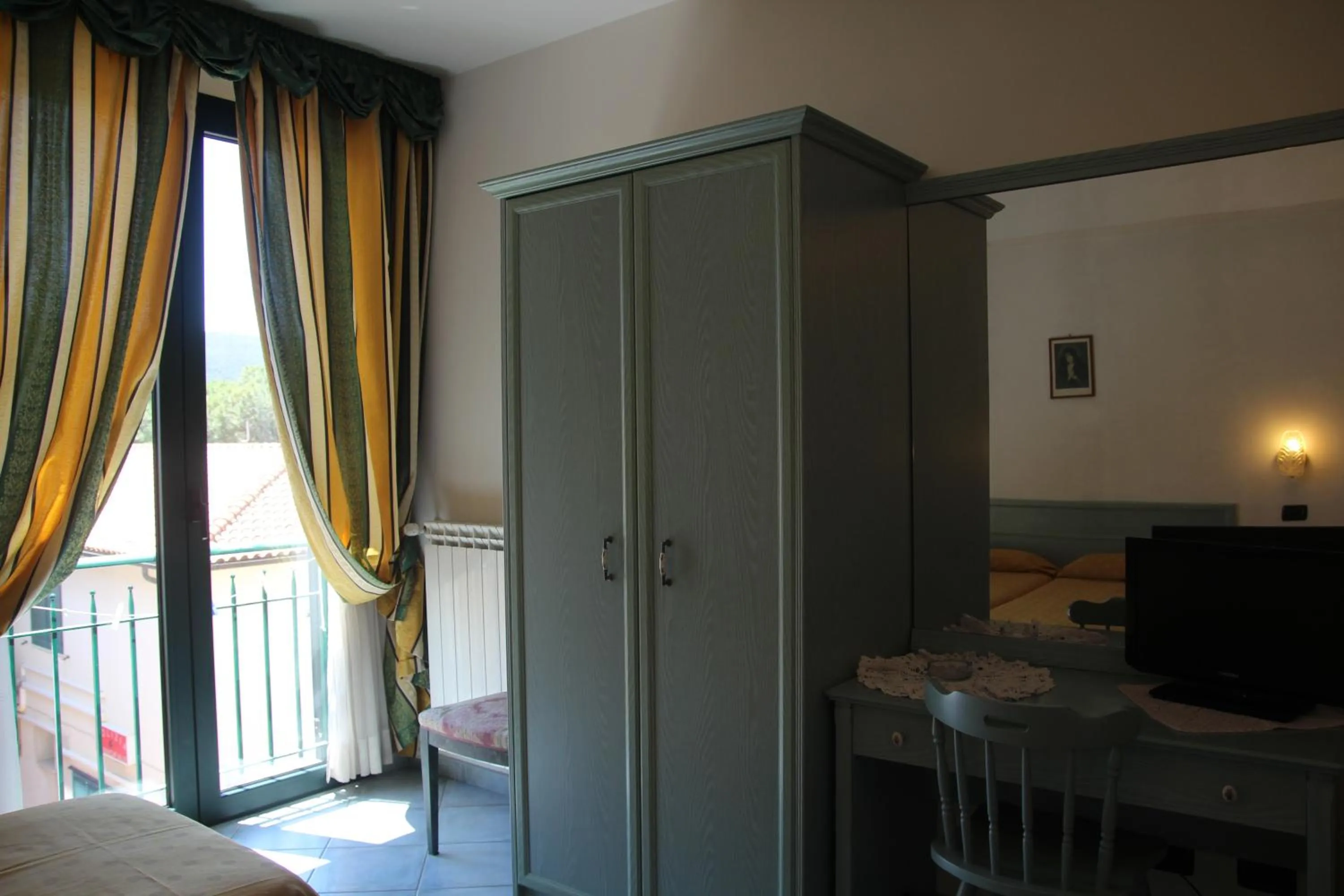 Bed in Hotel La Barcarola