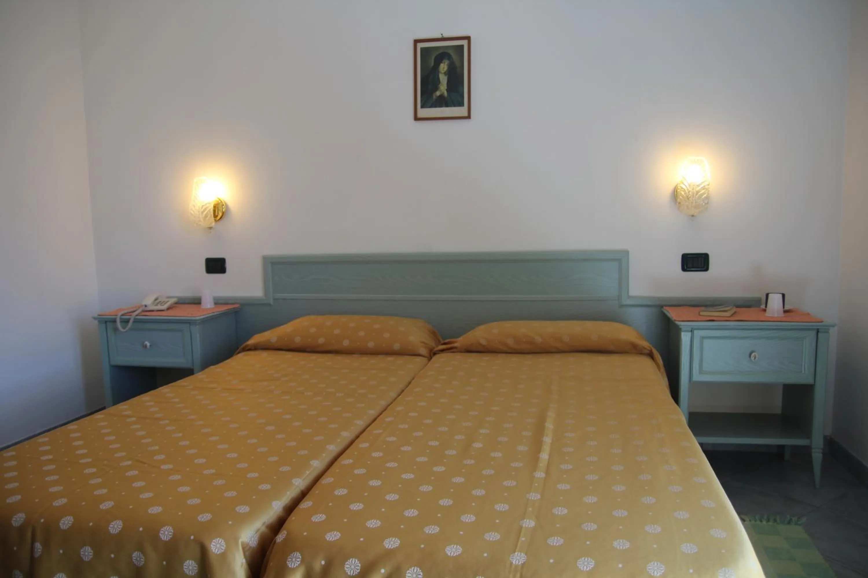 Bed in Hotel La Barcarola