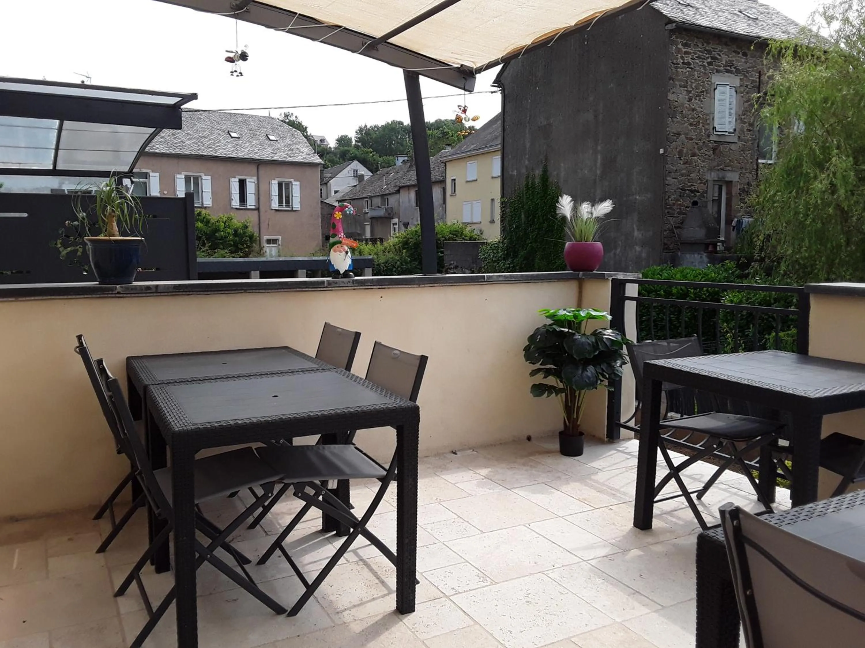 Patio in L'amarante chambres d'hôtes villefranche de panat