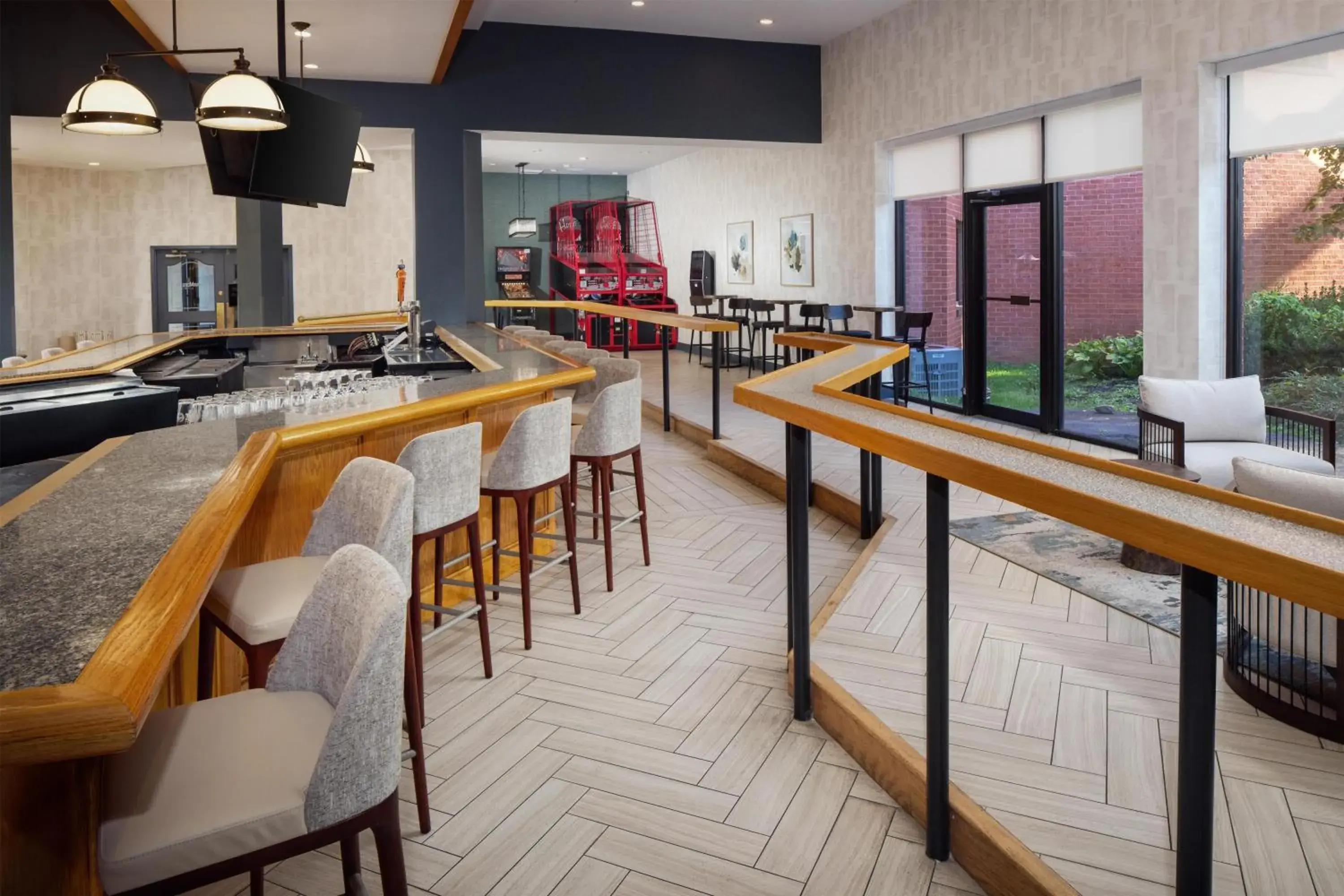 Lounge or bar in DoubleTree by Hilton Boston-Andover Lounge or bar in DoubleTree by Hilton Boston-Andover