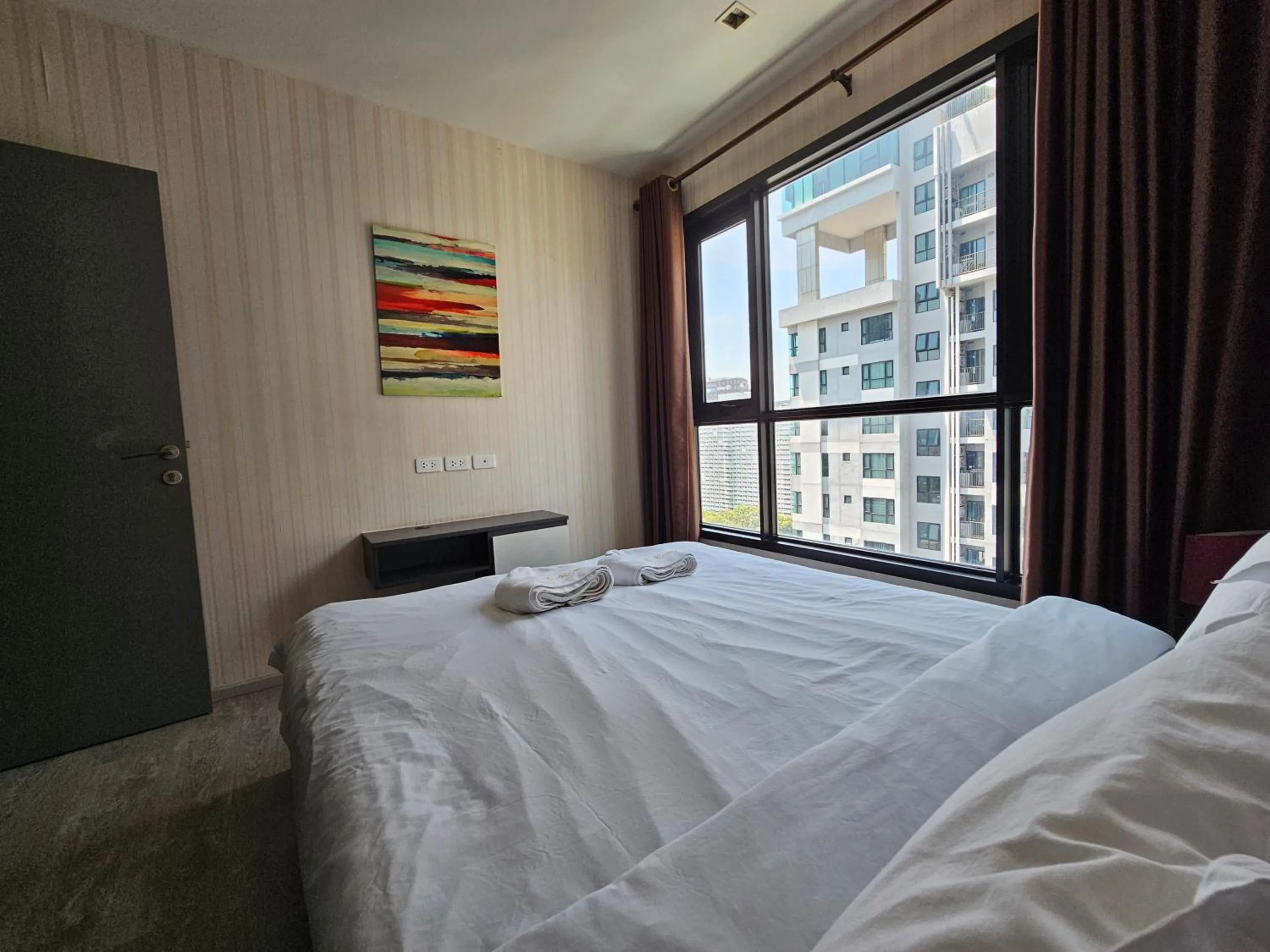 Bed in The Base Central Pattaya Thai