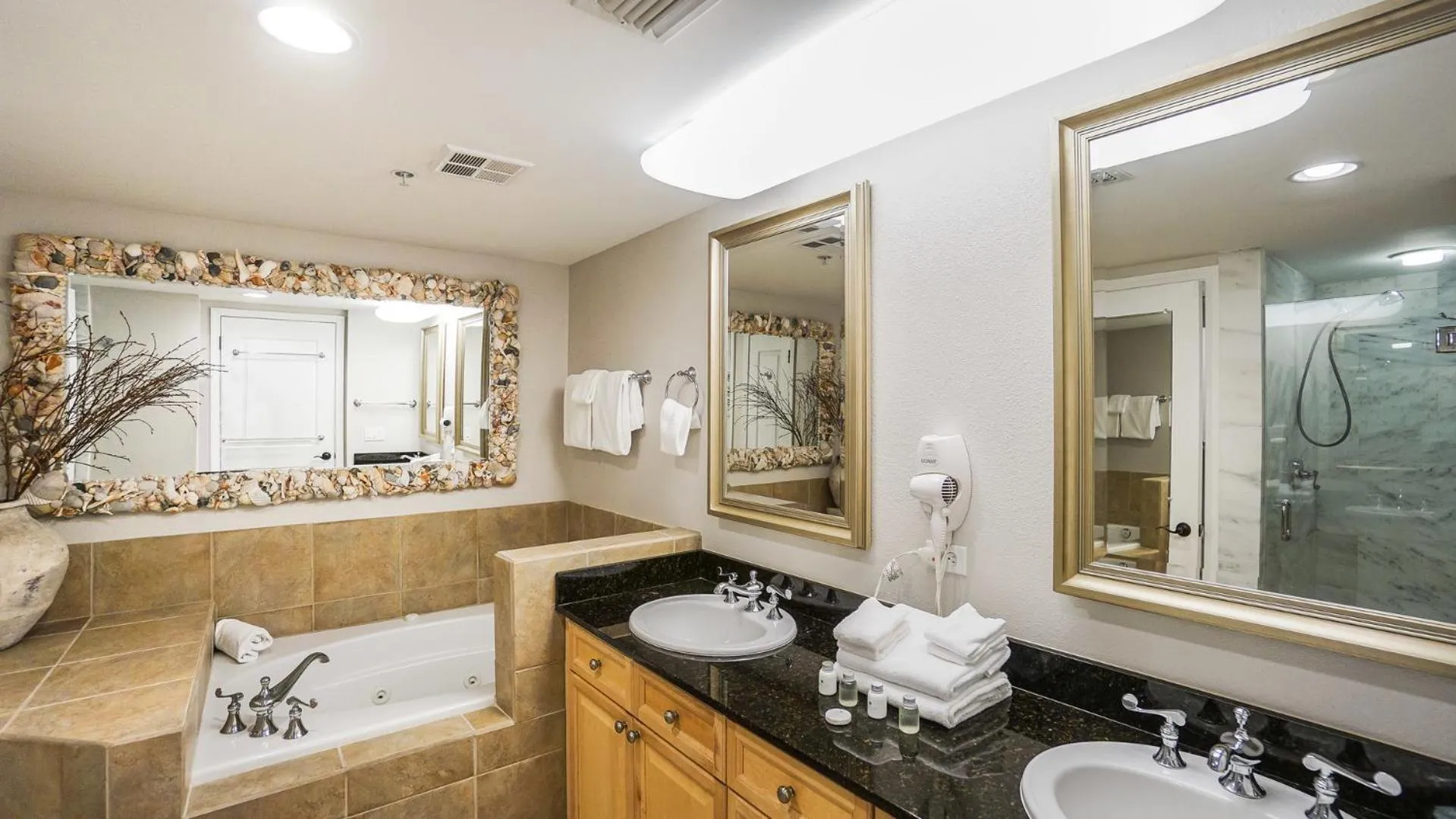 Bathroom in Portofino Island Resort