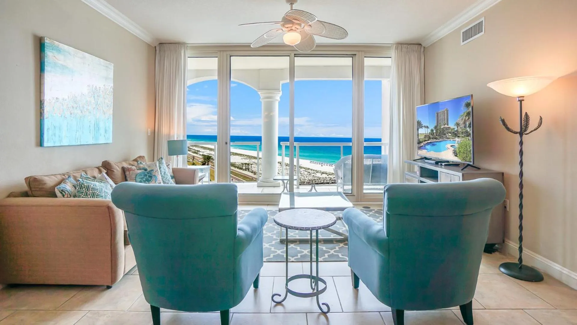 Living room in Portofino Island Resort