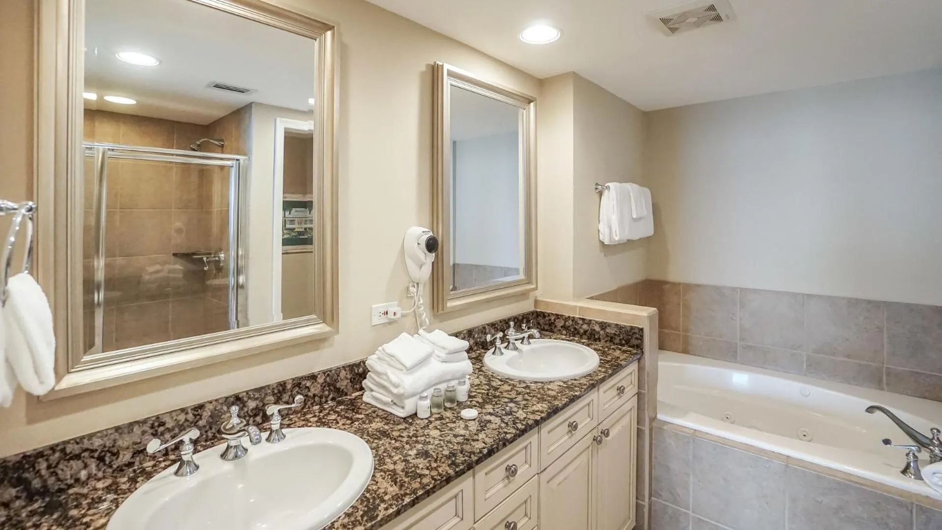 Bathroom in Portofino Island Resort