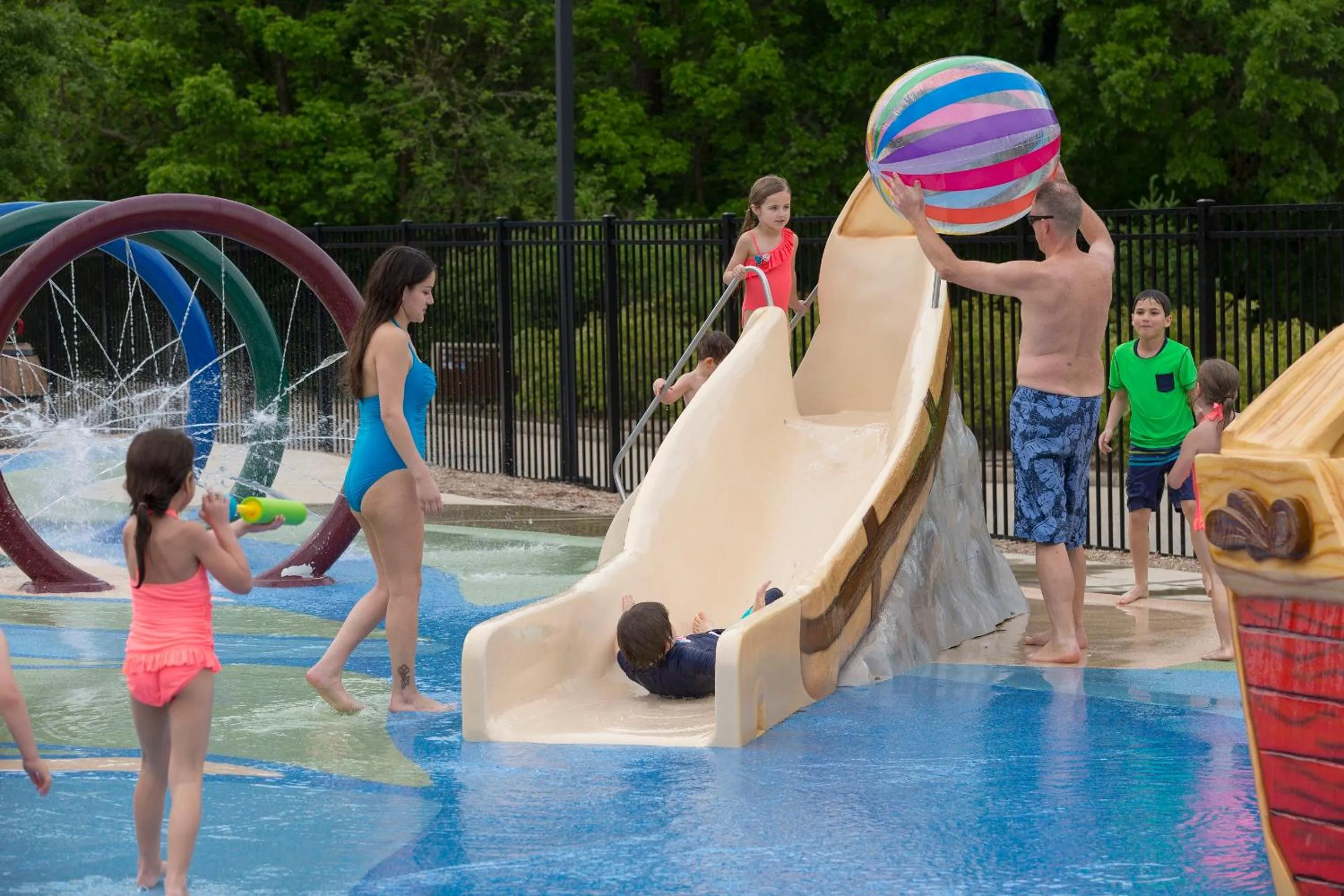Swimming pool in Williamsburg Woodlands Hotel & Suites, an official Colonial Williamsburg Hotel