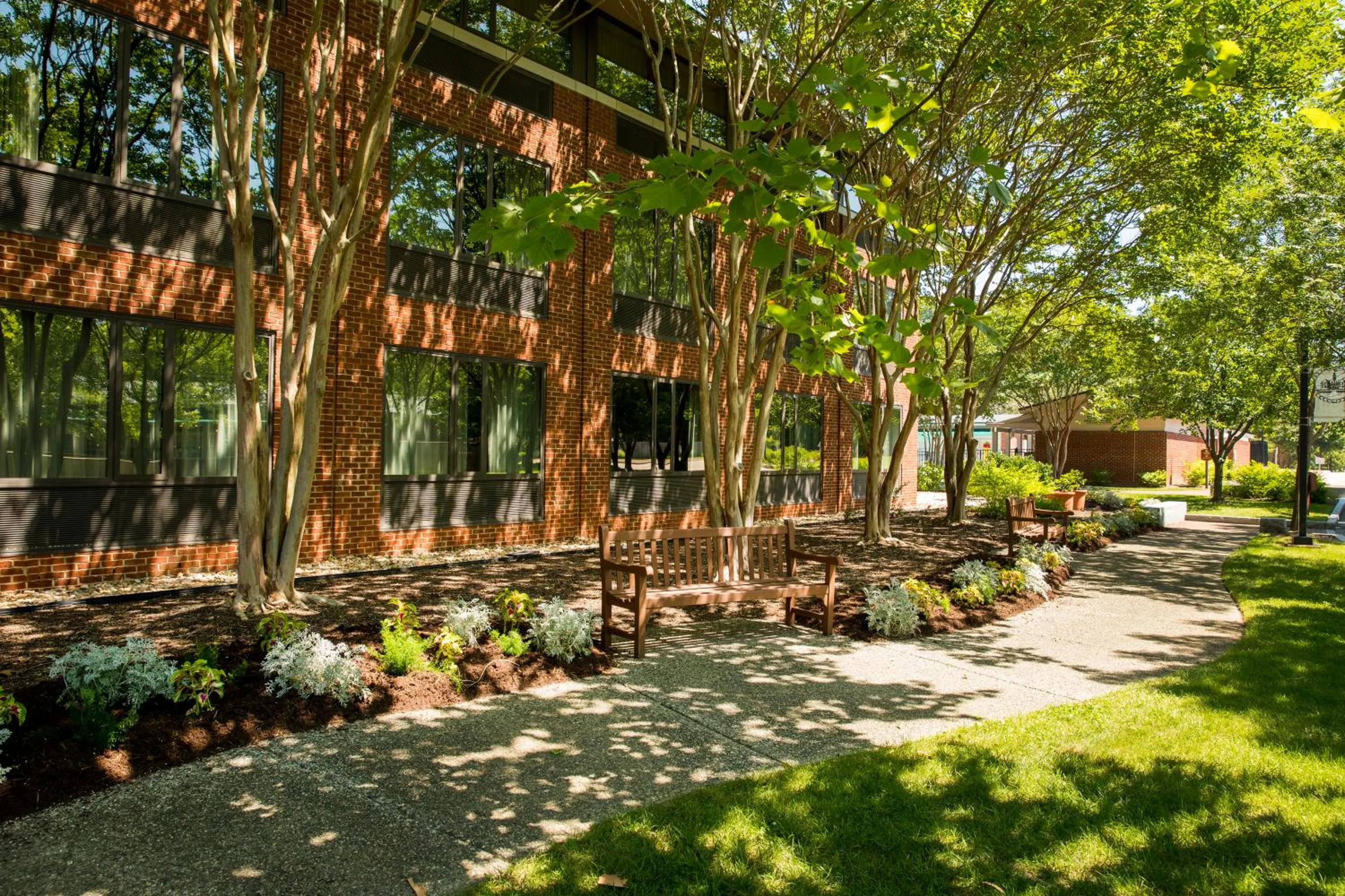 Property building in Williamsburg Woodlands Hotel & Suites, an official Colonial Williamsburg Hotel