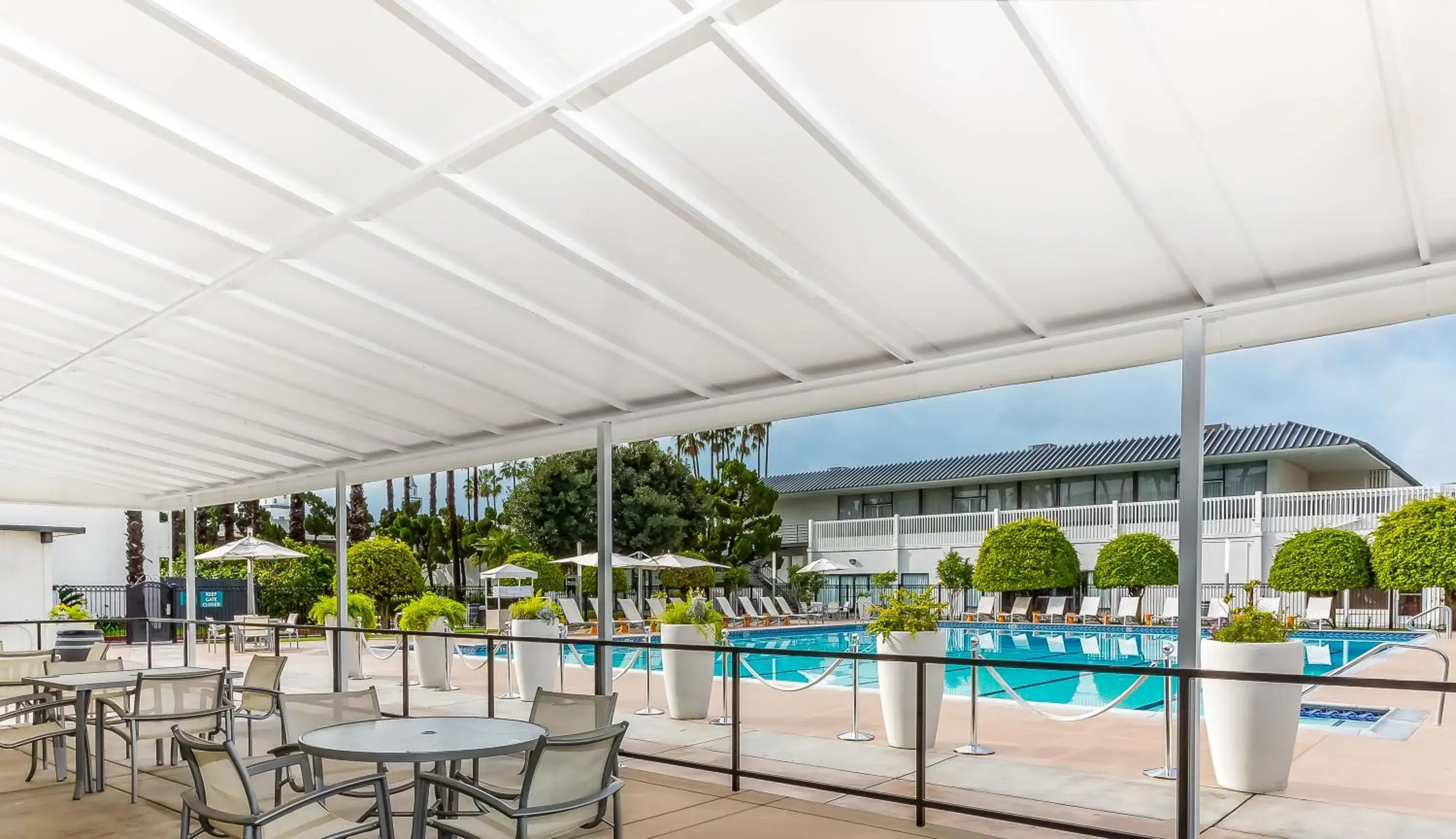 Swimming pool in Anaheim Hotel Swimming pool in Anaheim Hotel
