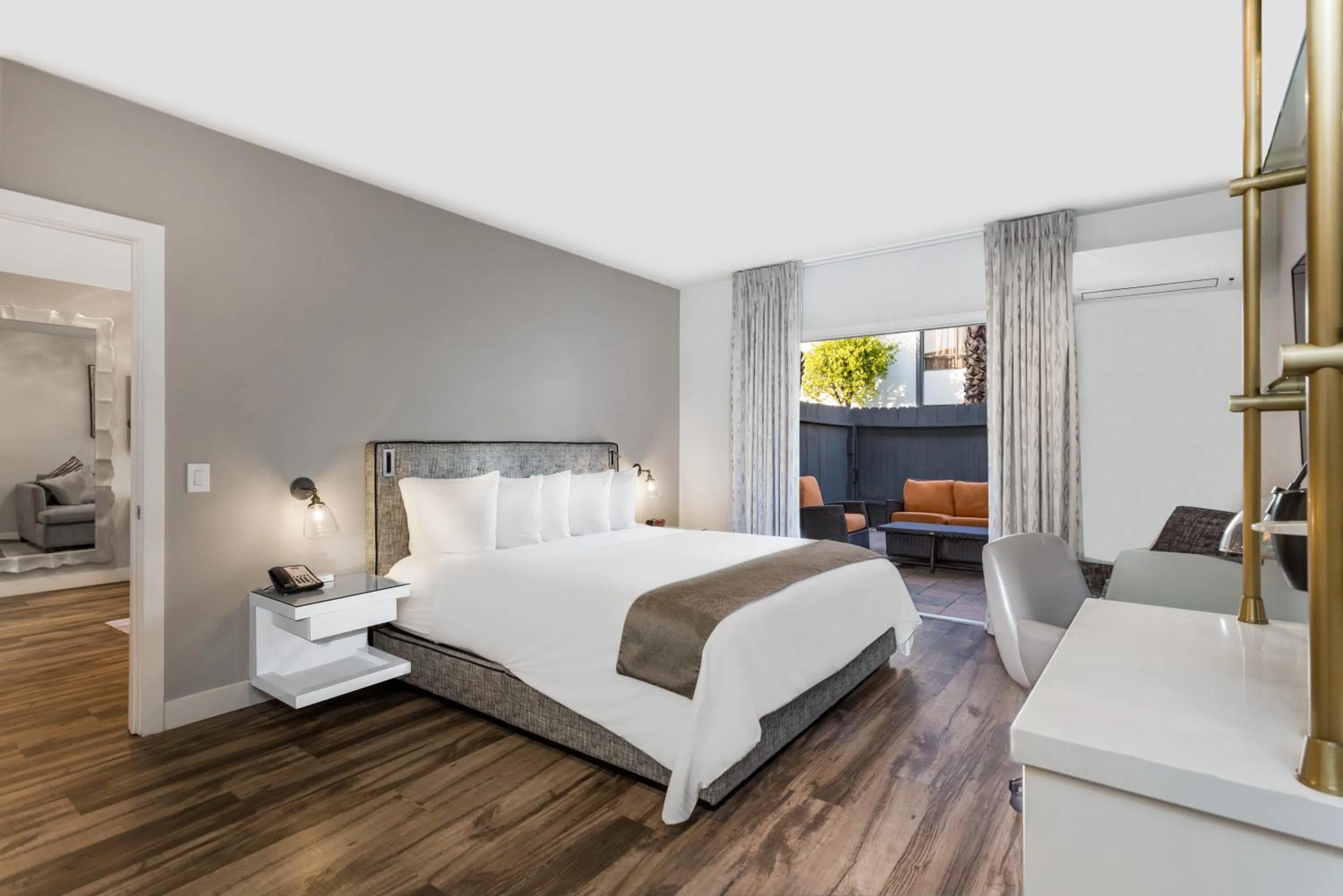 Bedroom, Bed in Anaheim Hotel