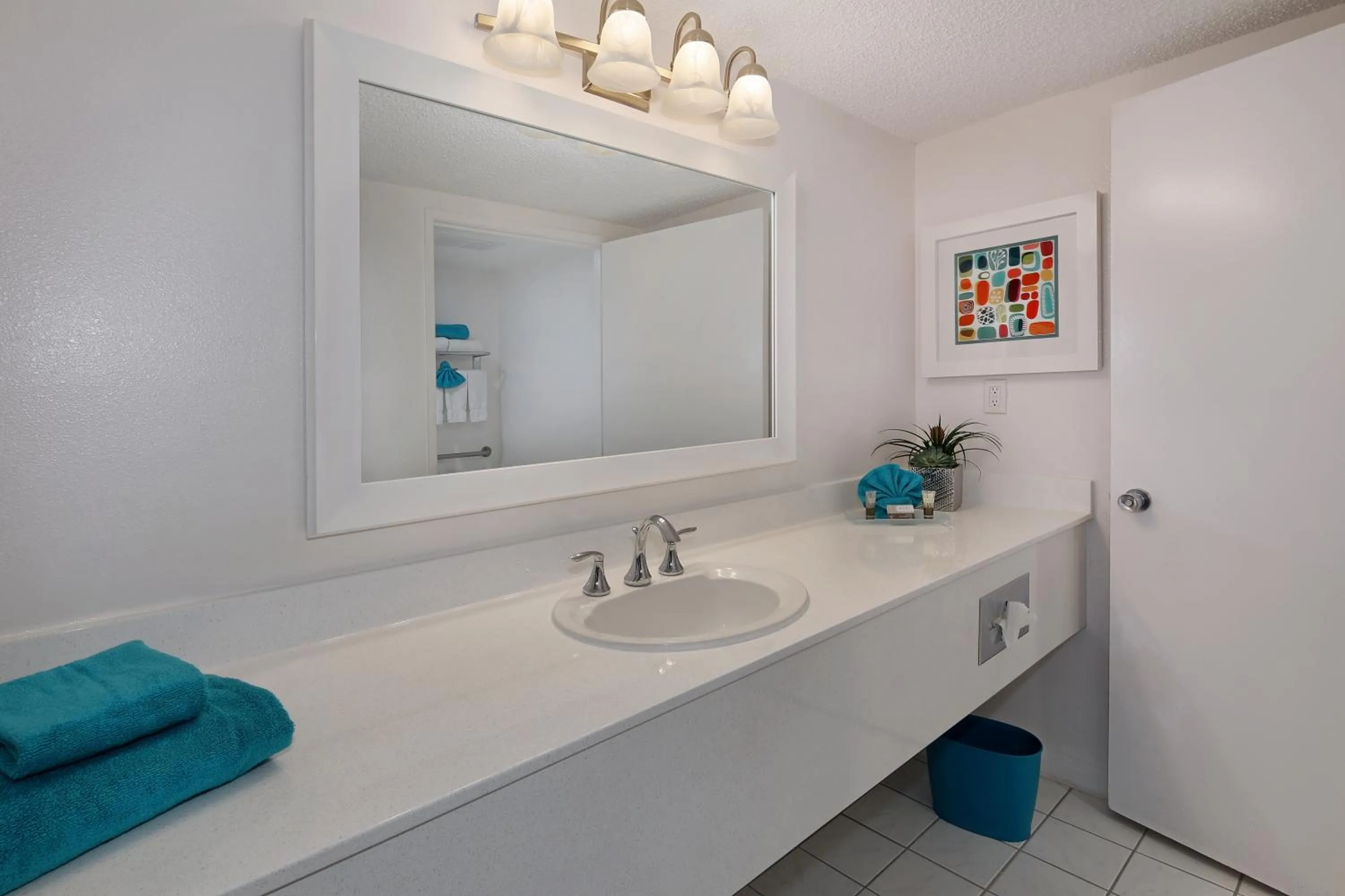 Bathroom in Anaheim Hotel