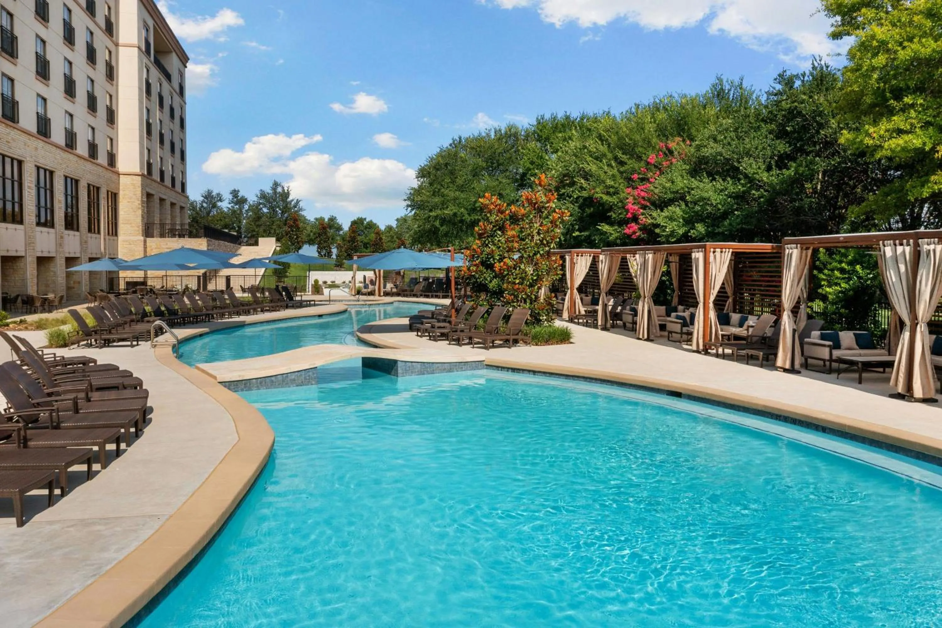 Swimming pool in The Westin Dallas Stonebriar Golf Resort & Spa