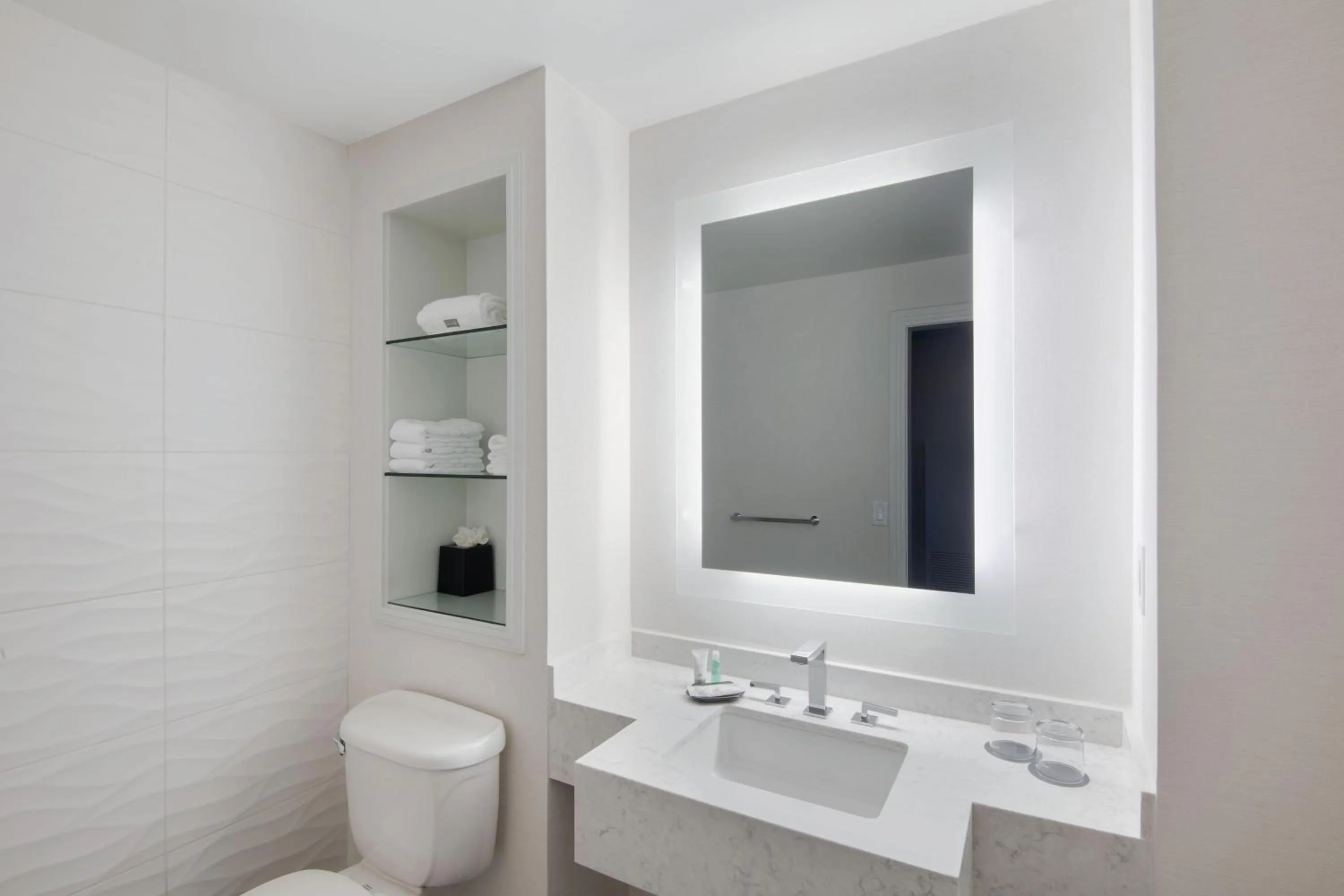 Photo of the whole room in The Westin Dallas Stonebriar Golf Resort & Spa