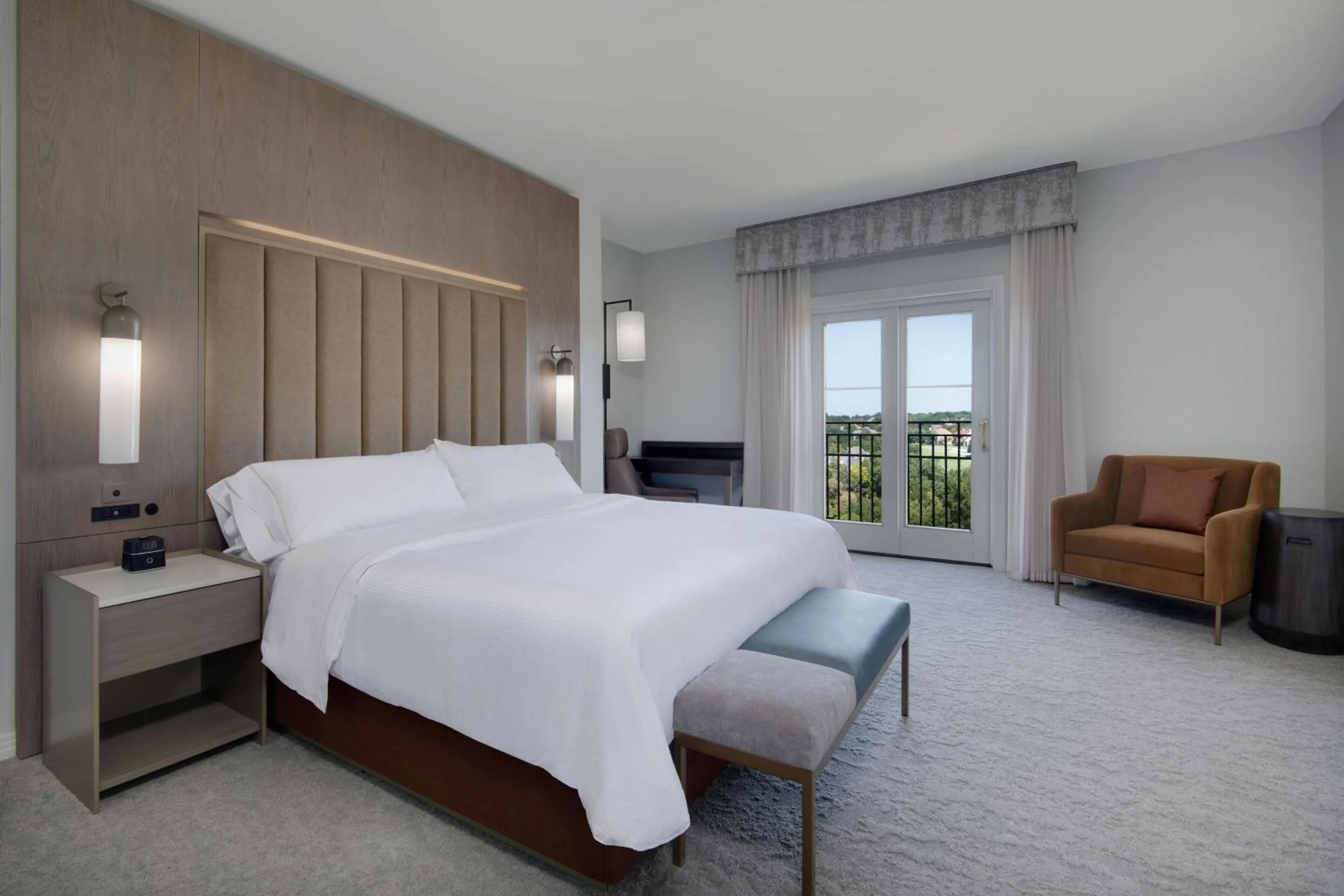 Photo of the whole room, Bed in The Westin Dallas Stonebriar Golf Resort & Spa