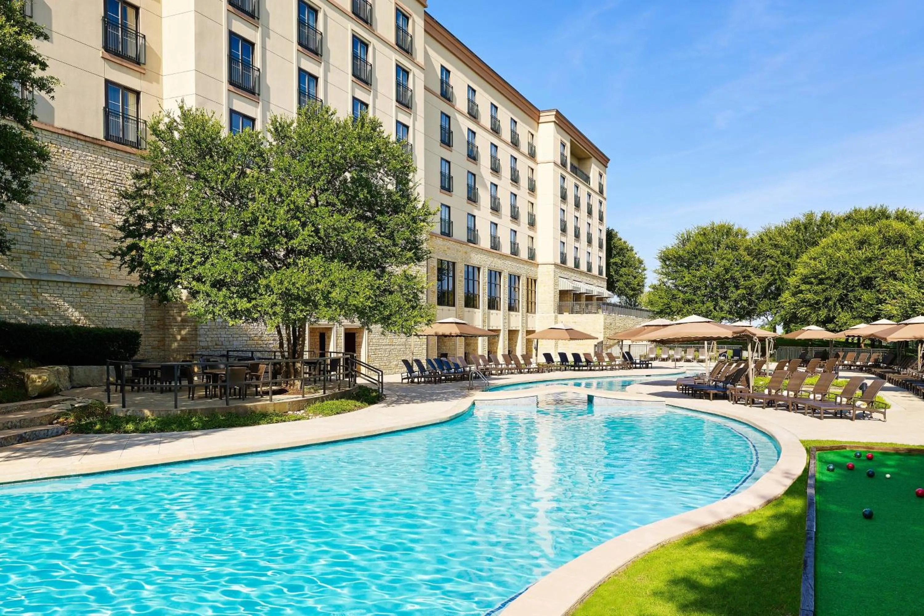 Swimming pool in The Westin Dallas Stonebriar Golf Resort & Spa