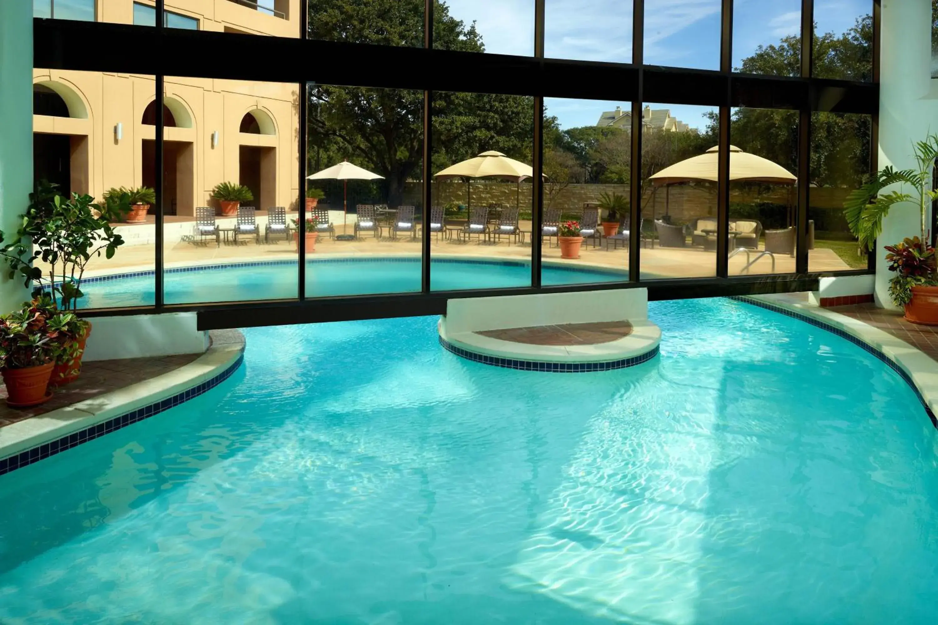 Swimming pool in Austin Southpark Hotel Swimming pool in Austin Southpark Hotel
