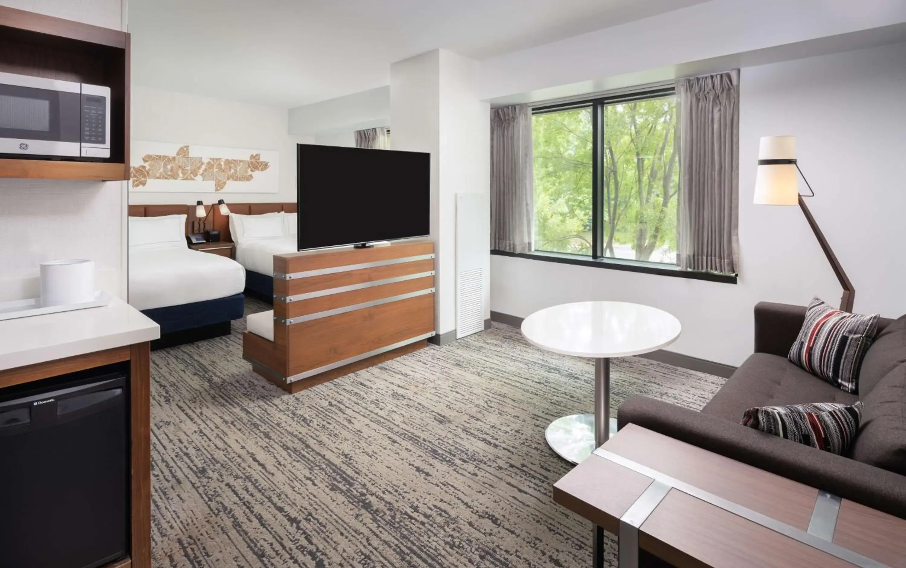 Living room, Bed in Hilton Fairfax, Va Living room, Bed in Hilton Fairfax, Va
