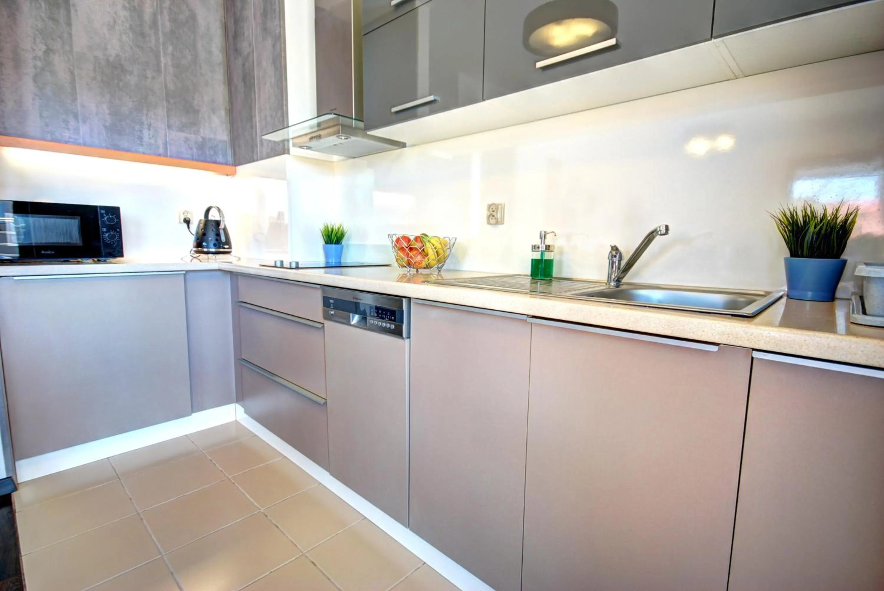 Kitchen or kitchenette in HelApart - Foka