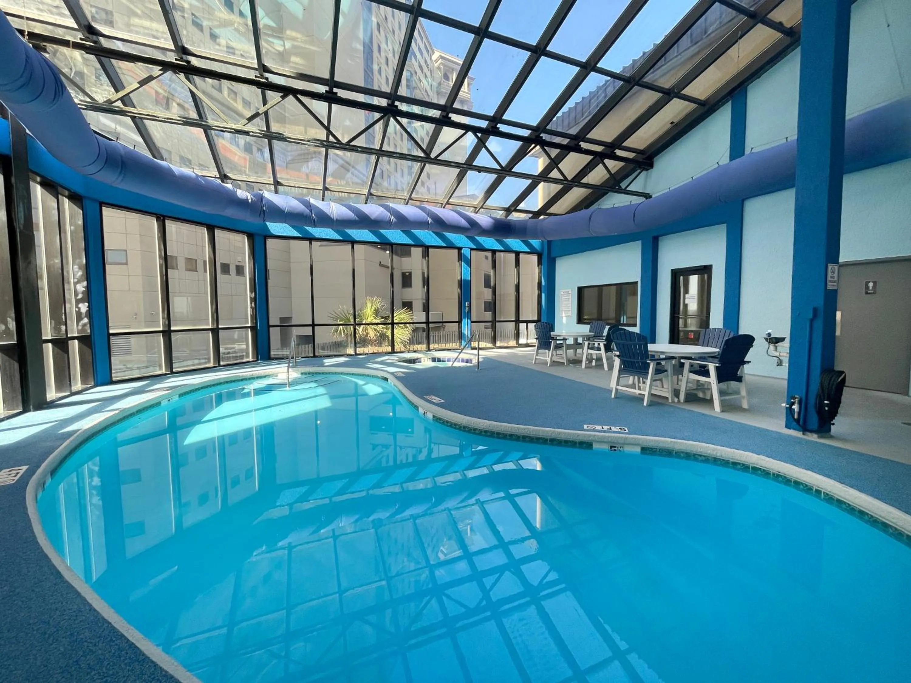 Swimming pool in Beach Cove Resort