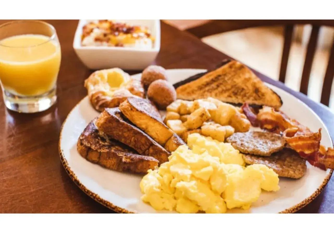 Breakfast in Williamsburg Lodge, Autograph Collection Breakfast in Williamsburg Lodge, Autograph Collection