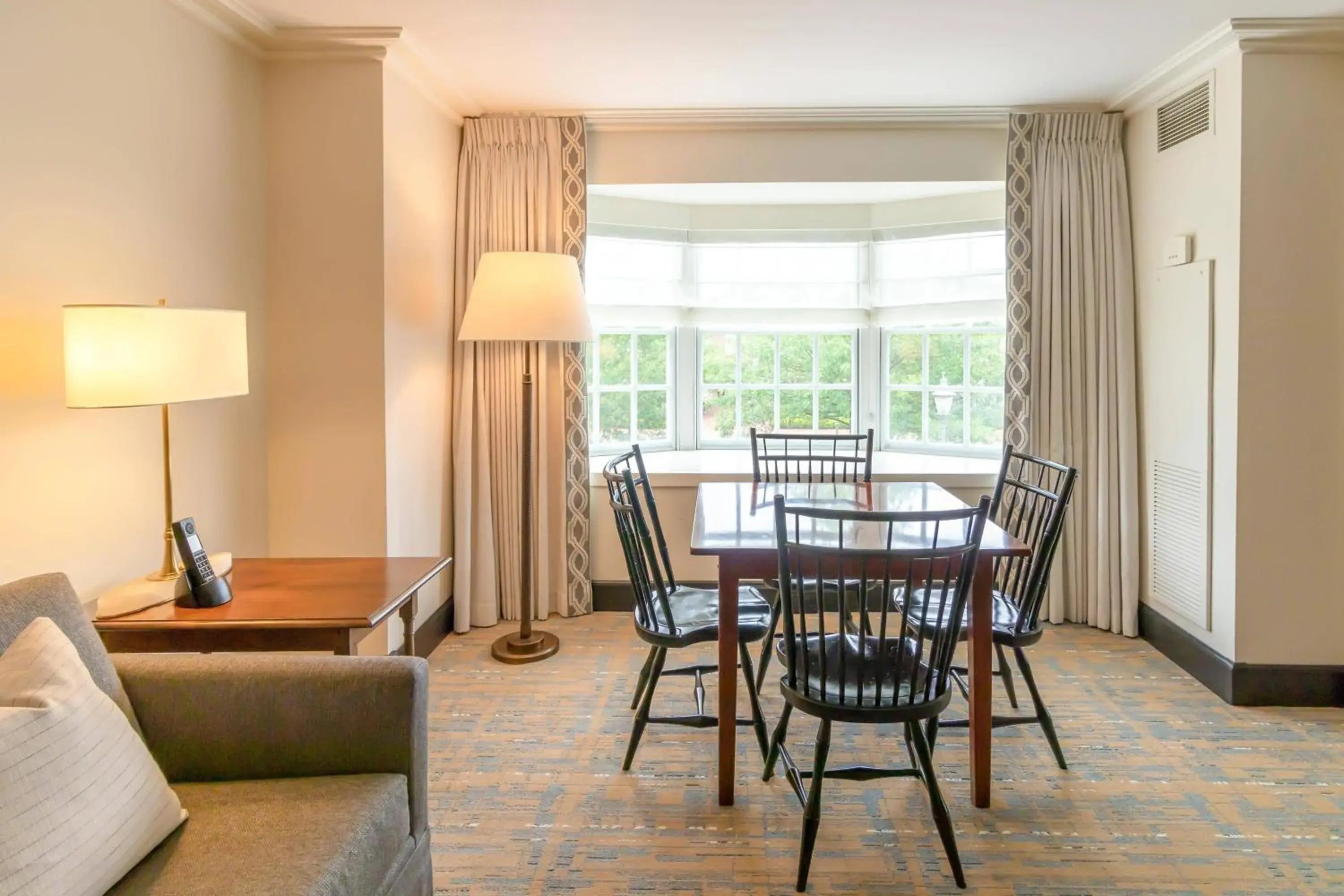 Living room in Williamsburg Lodge, Autograph Collection Living room in Williamsburg Lodge, Autograph Collection