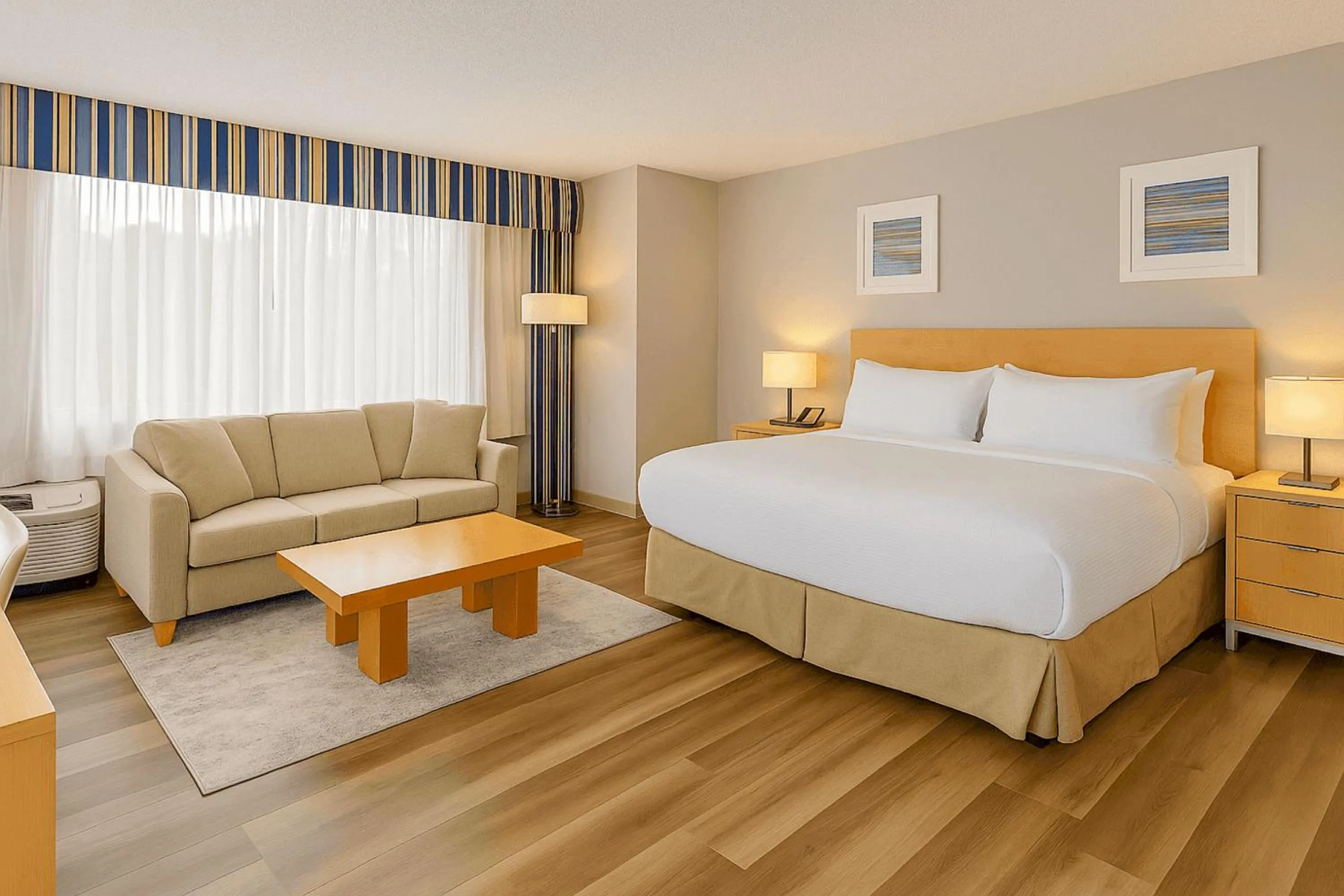 Bed in Solomons Inn Resort and Marina