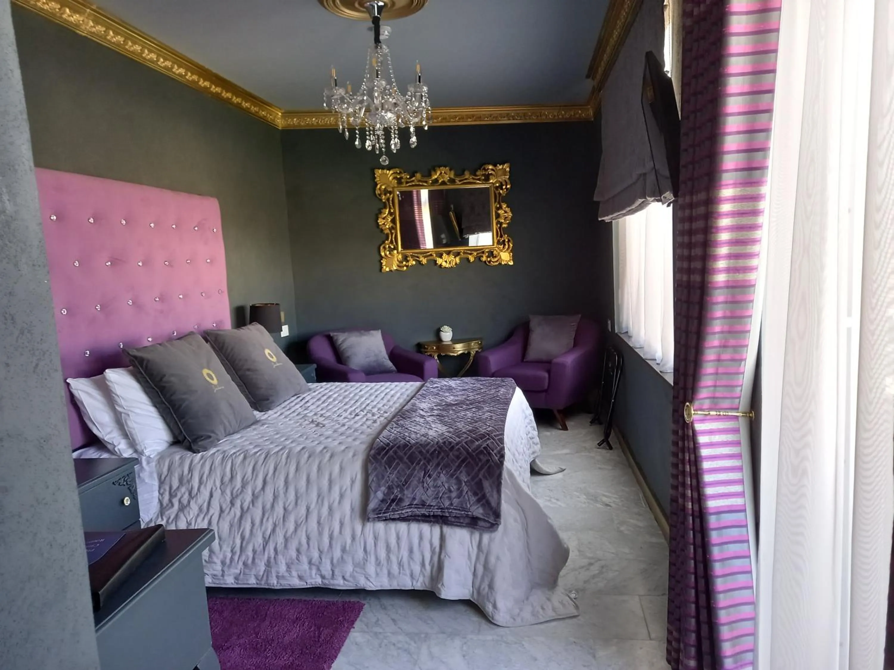 Bed in Julina Boutique Living