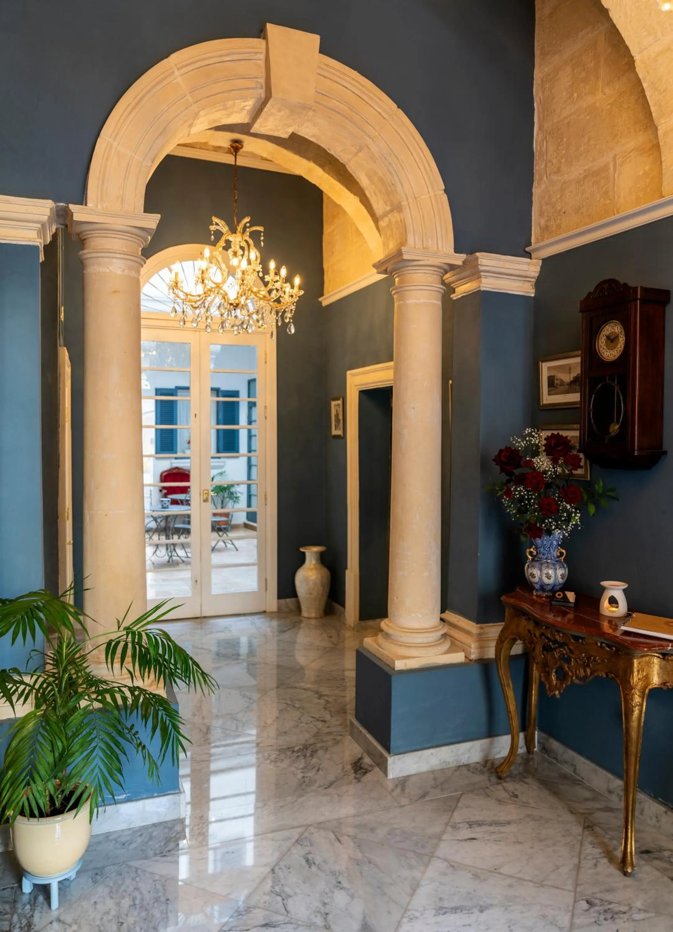 Julina Boutique Living