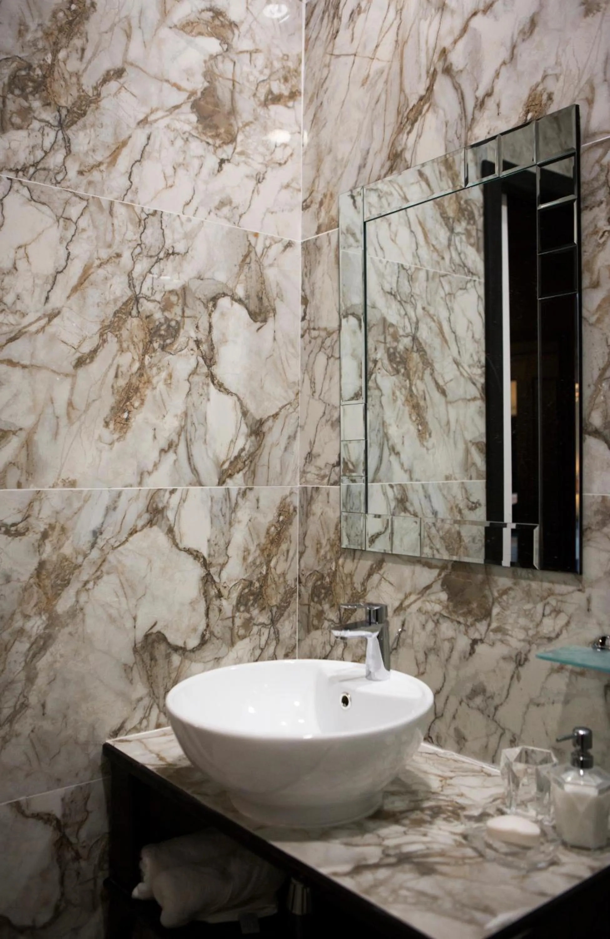 Julina Boutique Living