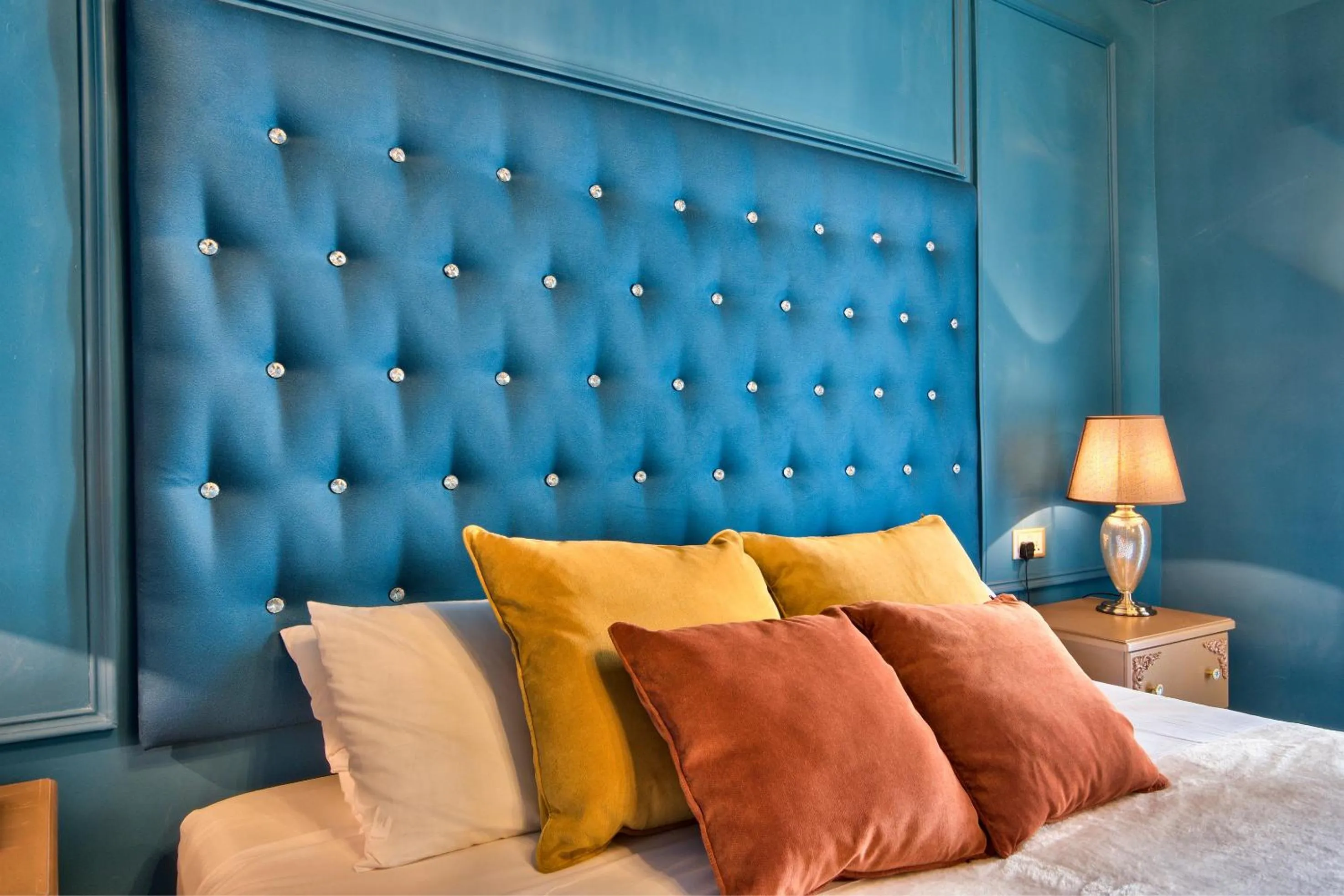 Bed in Julina Boutique Living