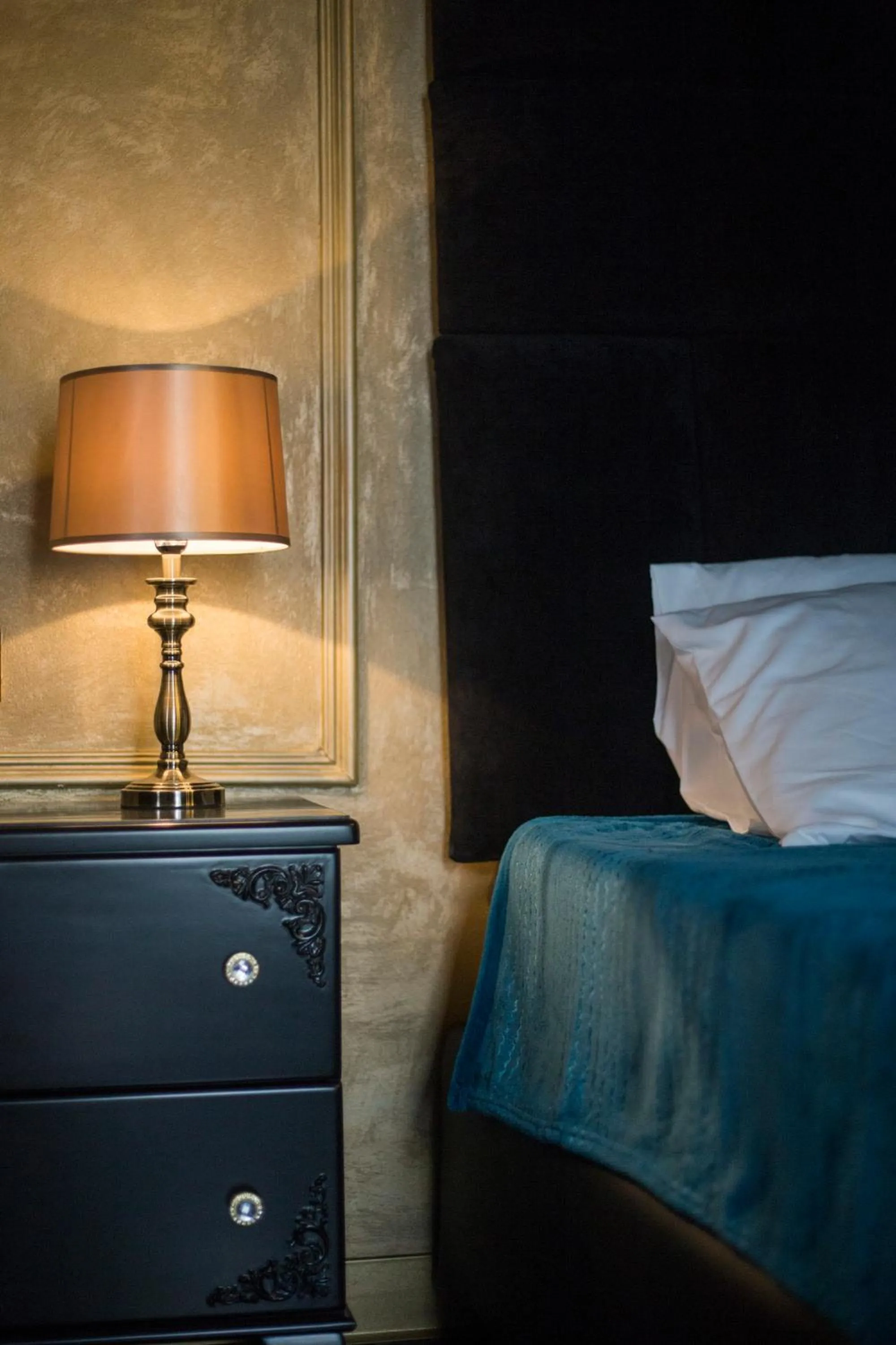 Bed in Julina Boutique Living