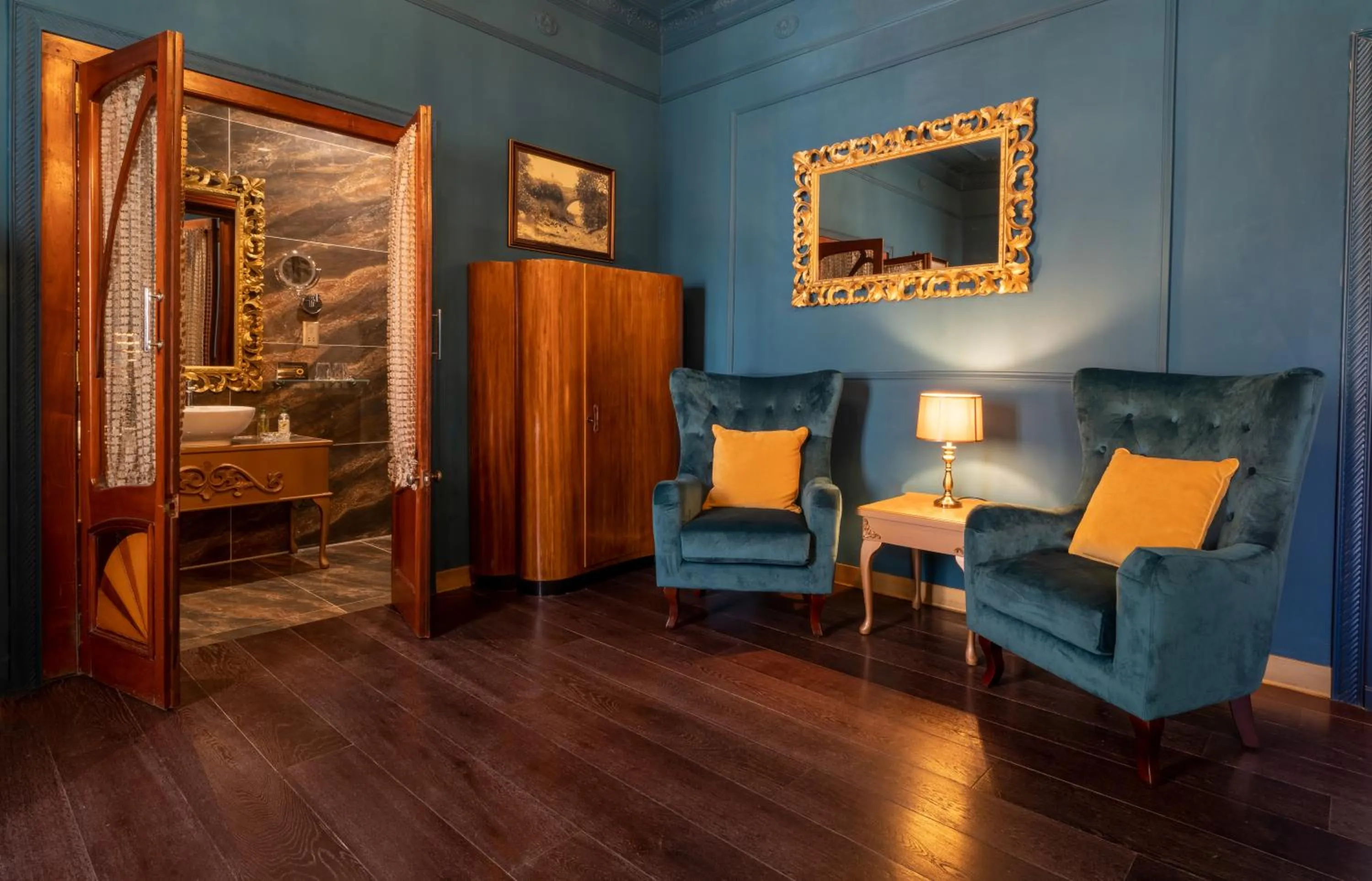 Julina Boutique Living